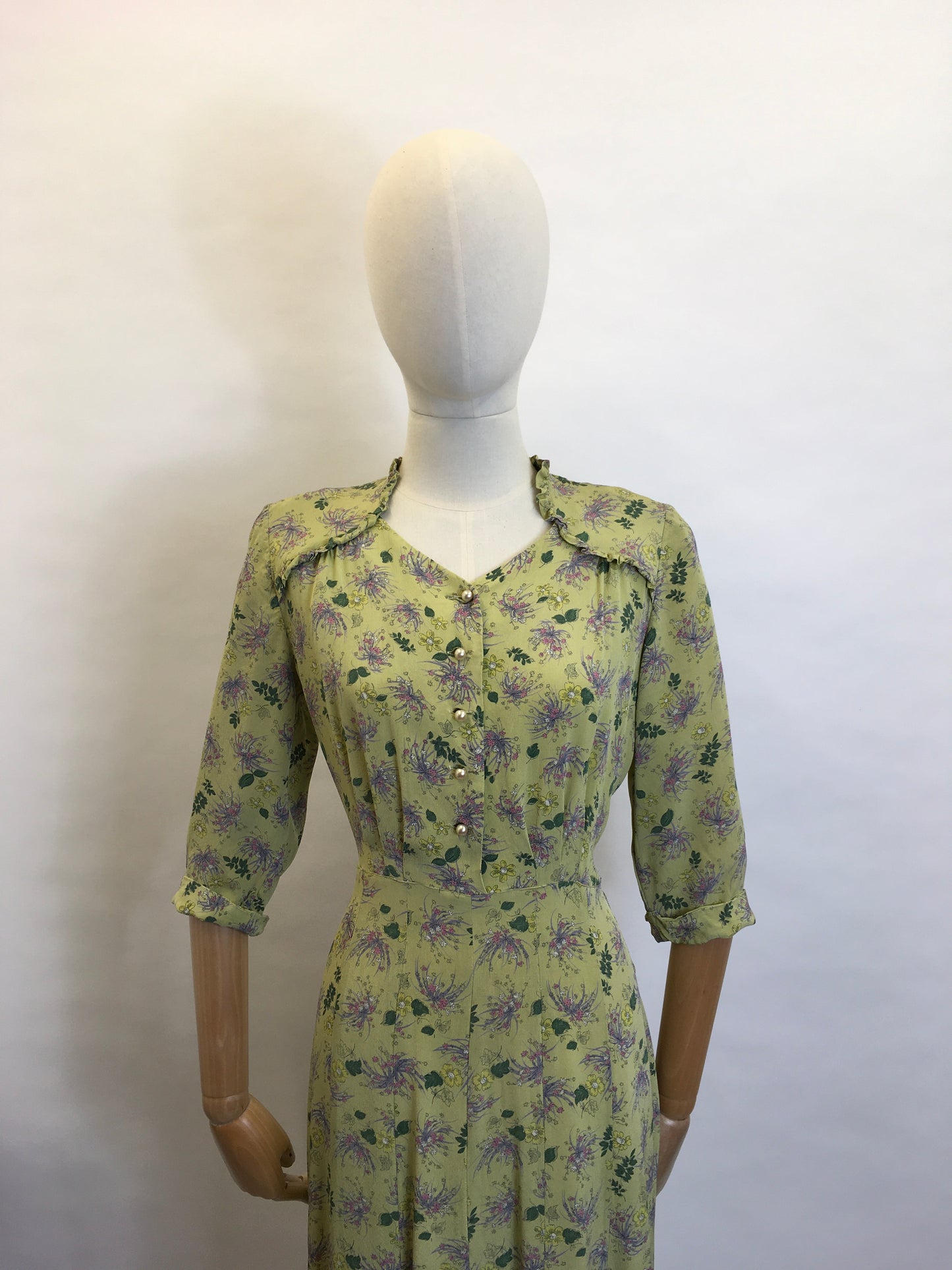Original 1940’s Floral Day Dress - In a Beautiful Floral Crepe With a Warm Summer Colour Pallet