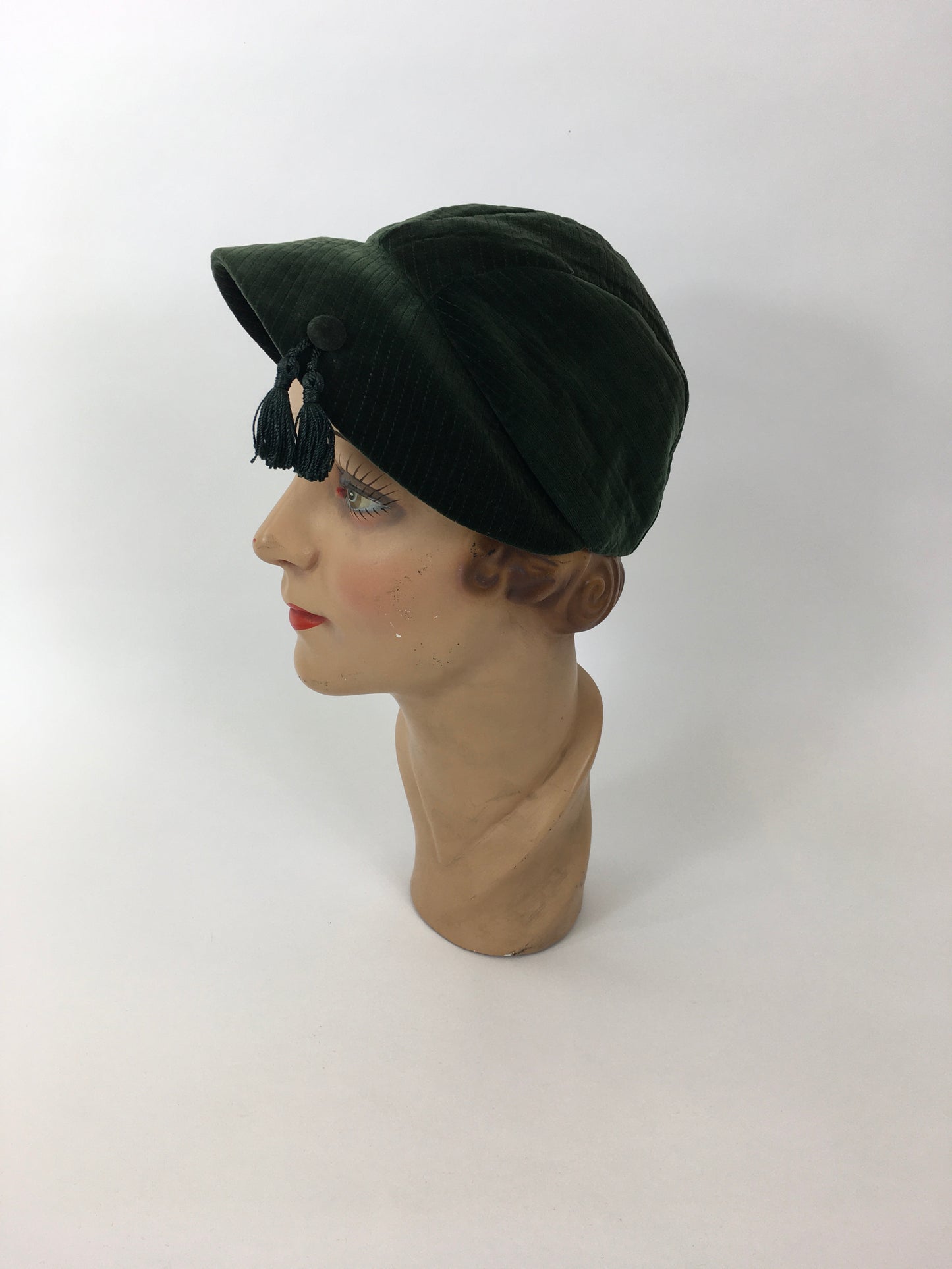 Original 1930’s Fabulous Sportswear Hat - In A Divine Rich Green Velvet with Tassel