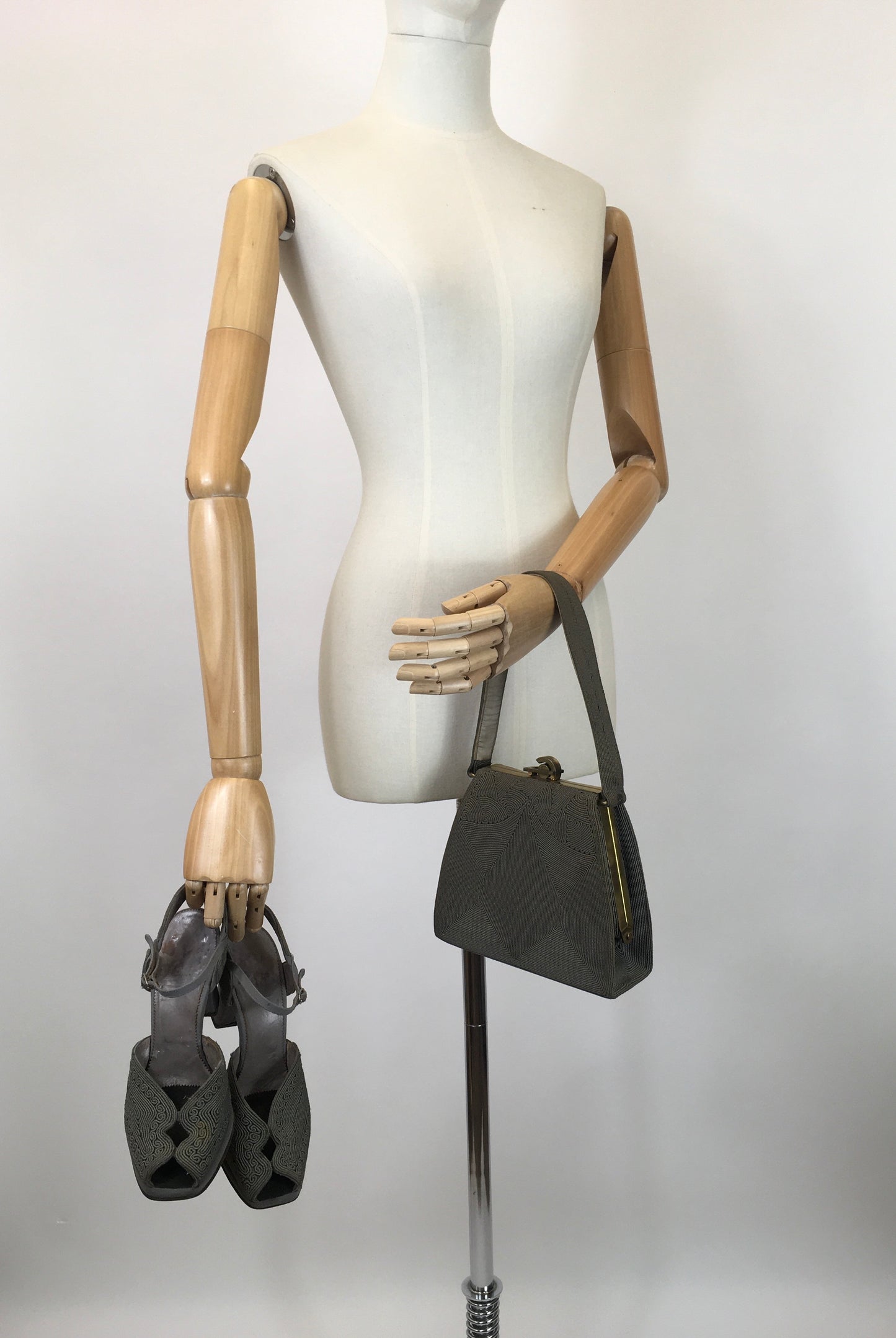Original 1940's Stunning Corde Shoes & Handbag Set - By Lotus in Powdered Grey
