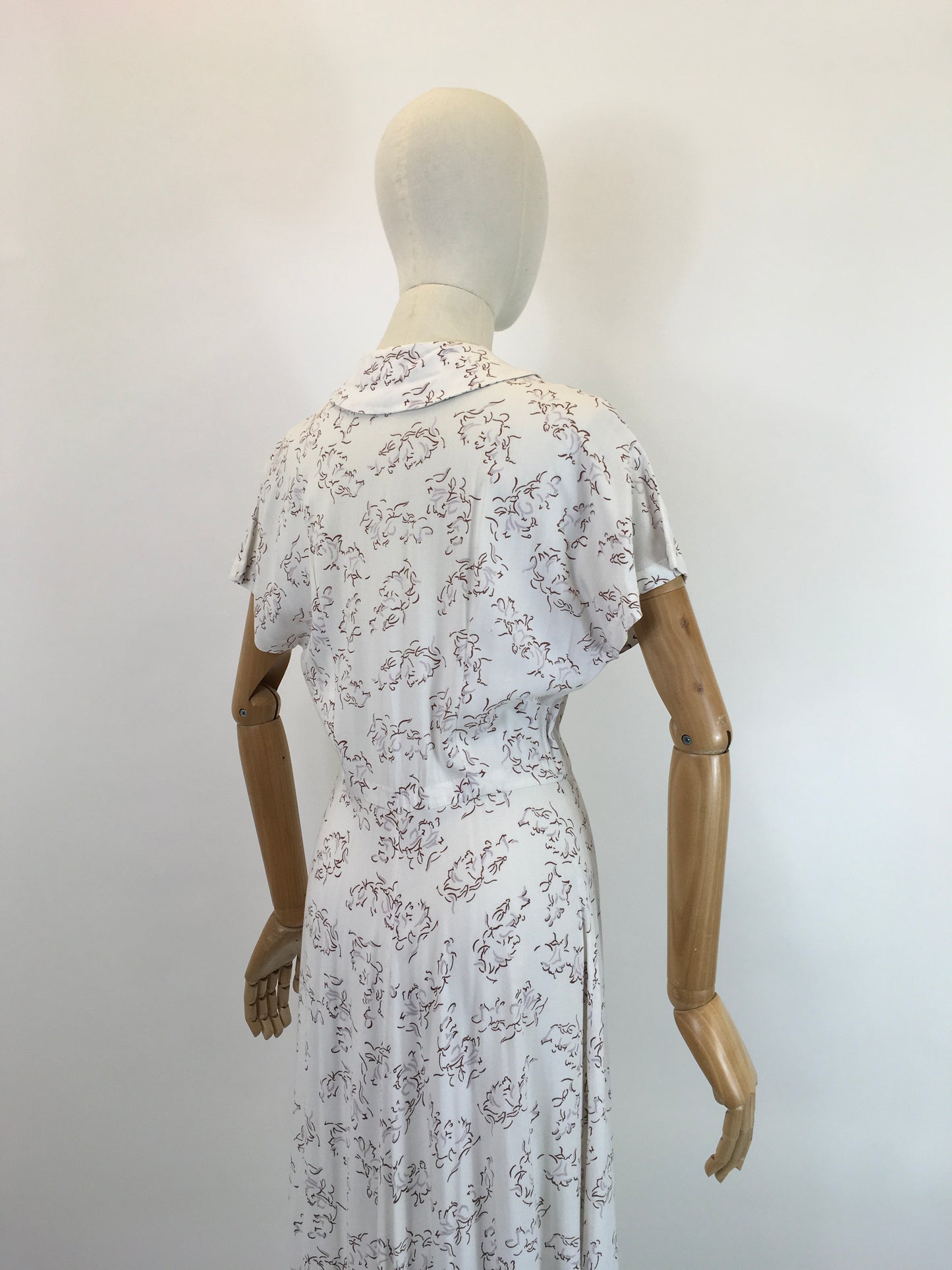 Original 1940’s Darling Cotton Day Dress - In White, Brown & Taupe Florals