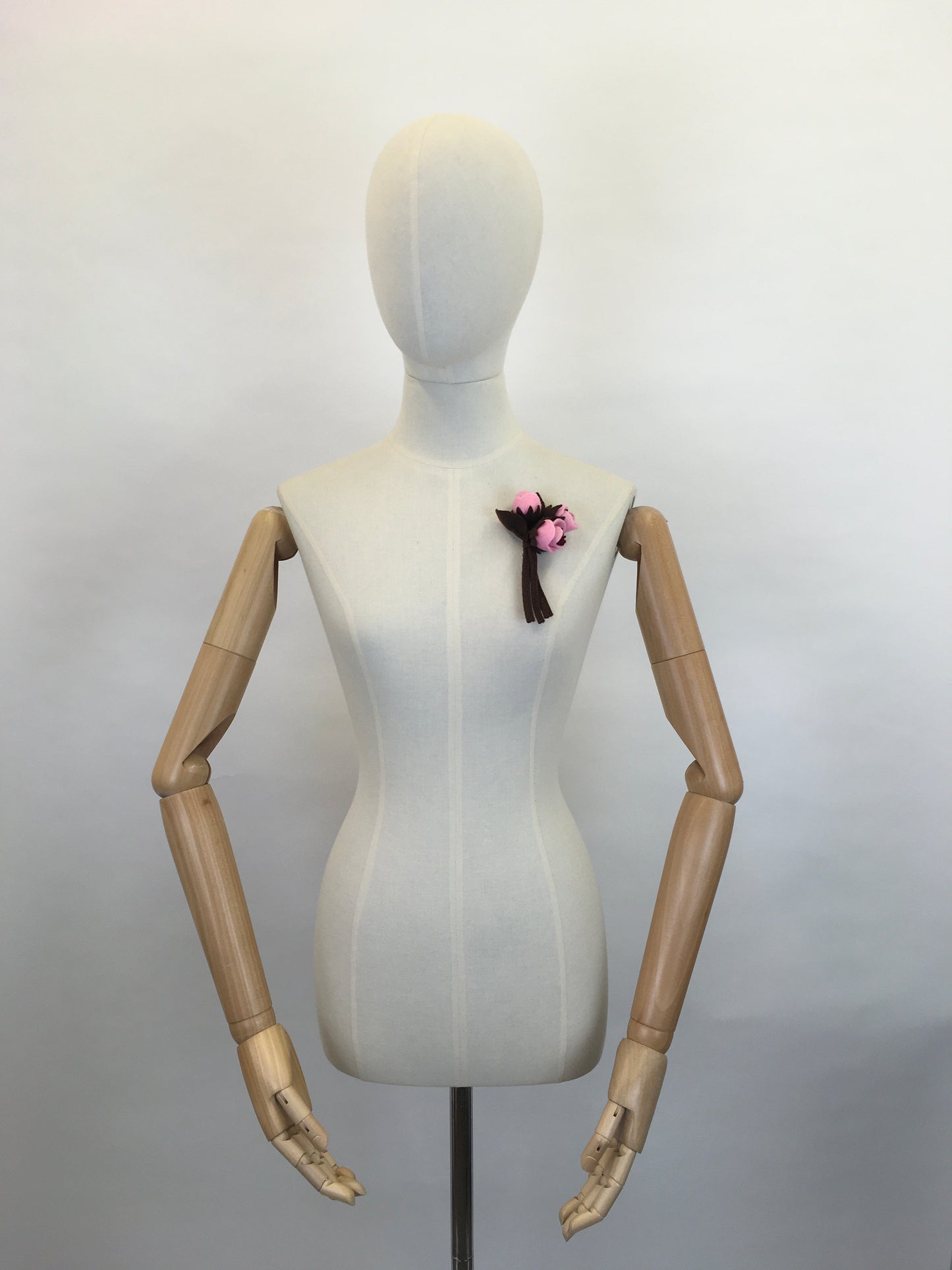 Reproduction 1940s Make Do and Mend Felt Flower Corsage Brooch - In Pink  & Green