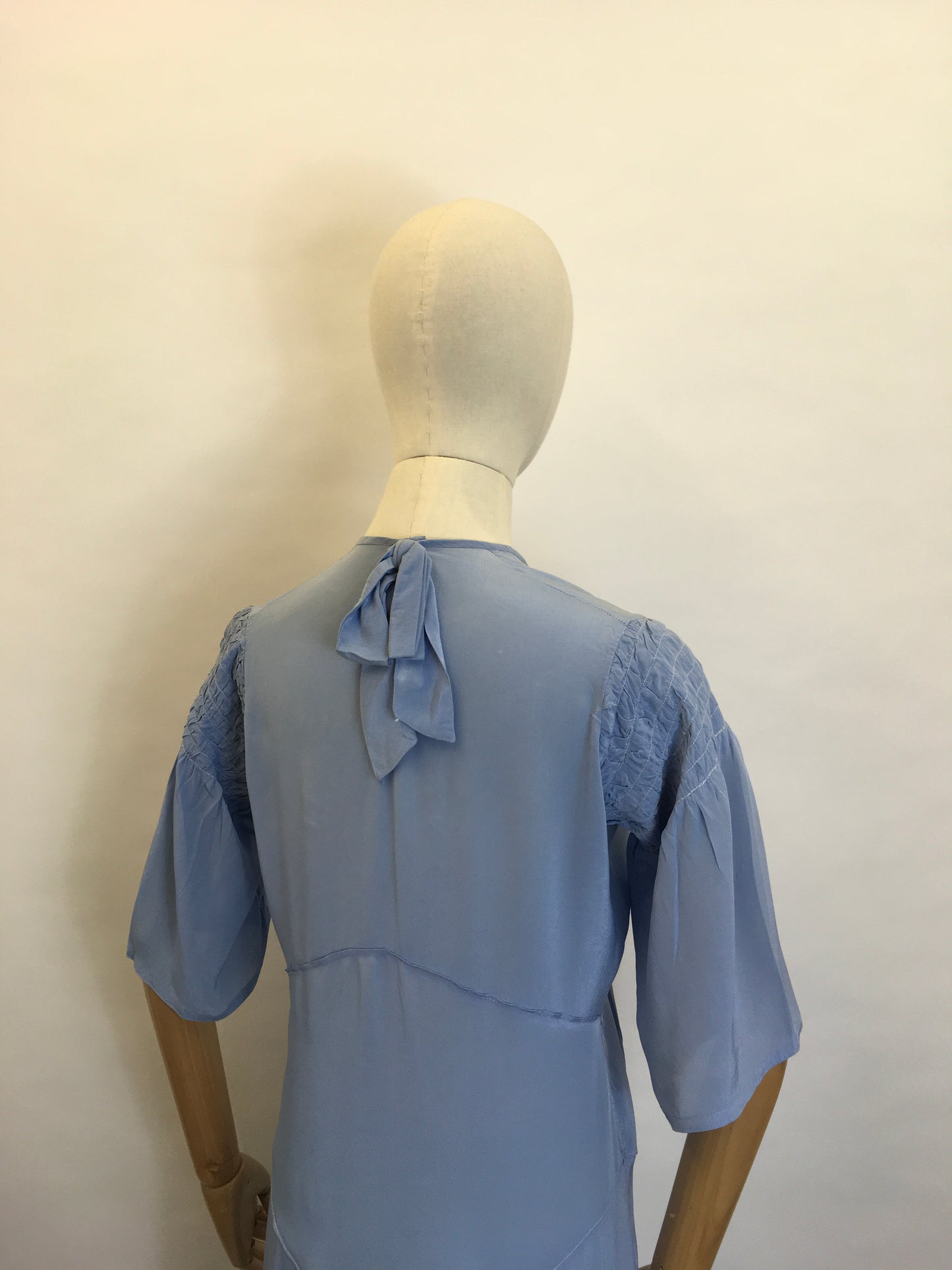 Original 1930's Exquisite Powder Blue Silk Dress - Fabulous Shirred Sleeve Detailing