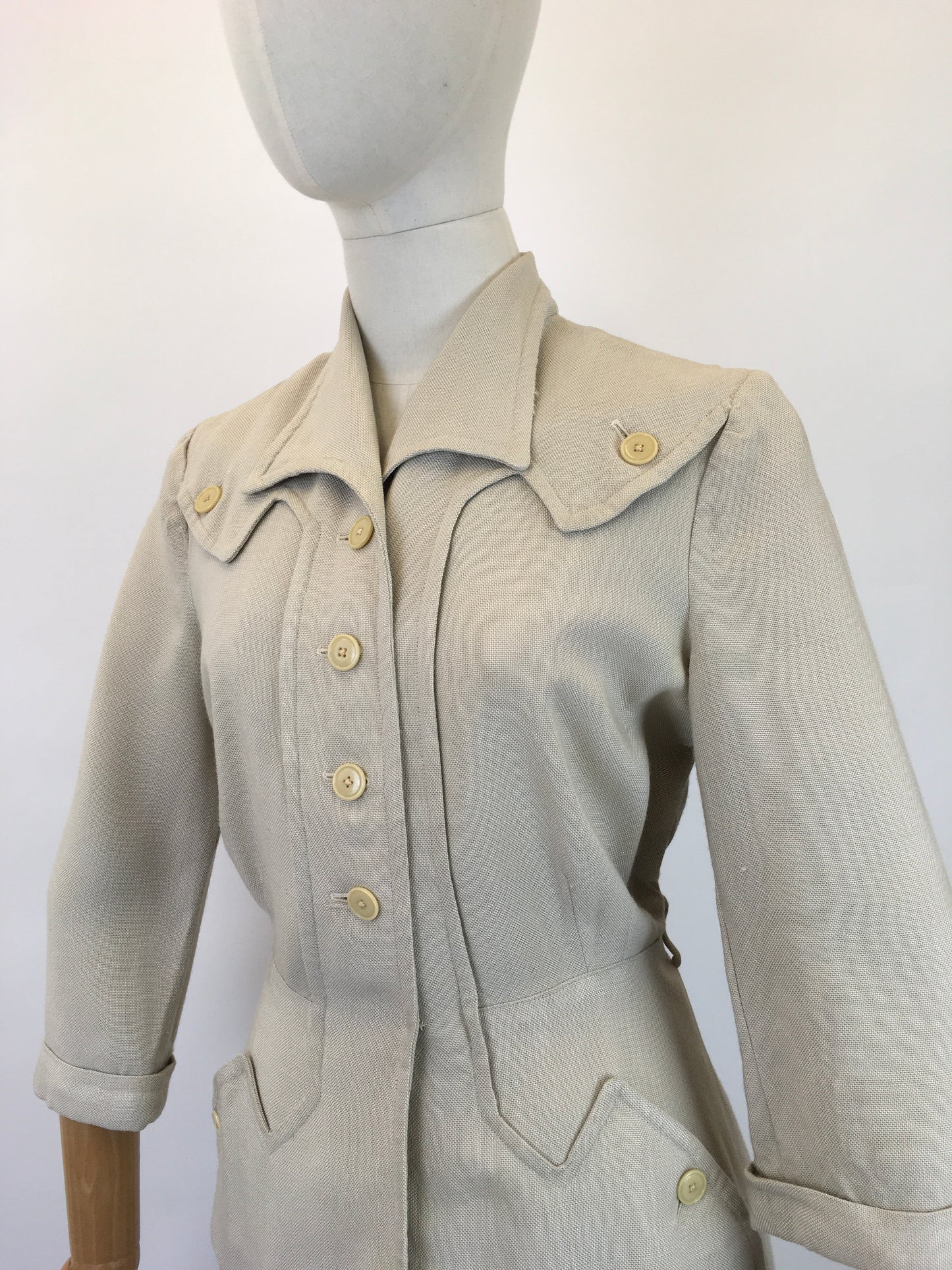 Original Early 1940’s Sensational Moygashal Linen 2pc Suit - By ‘ Fashion Sport’