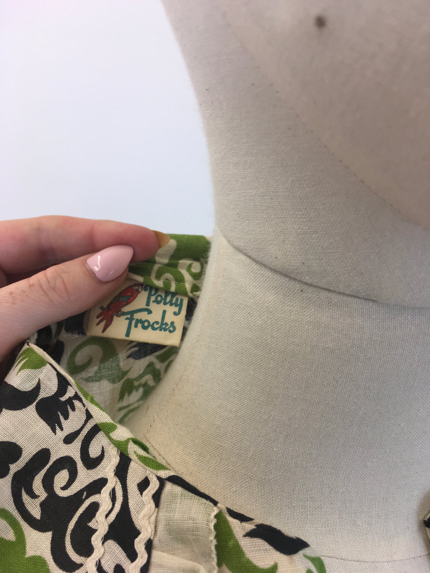 Original 1940's Stunning ' Polly Frocks Of California ' Dress - In A Vibrant Pallet Linen