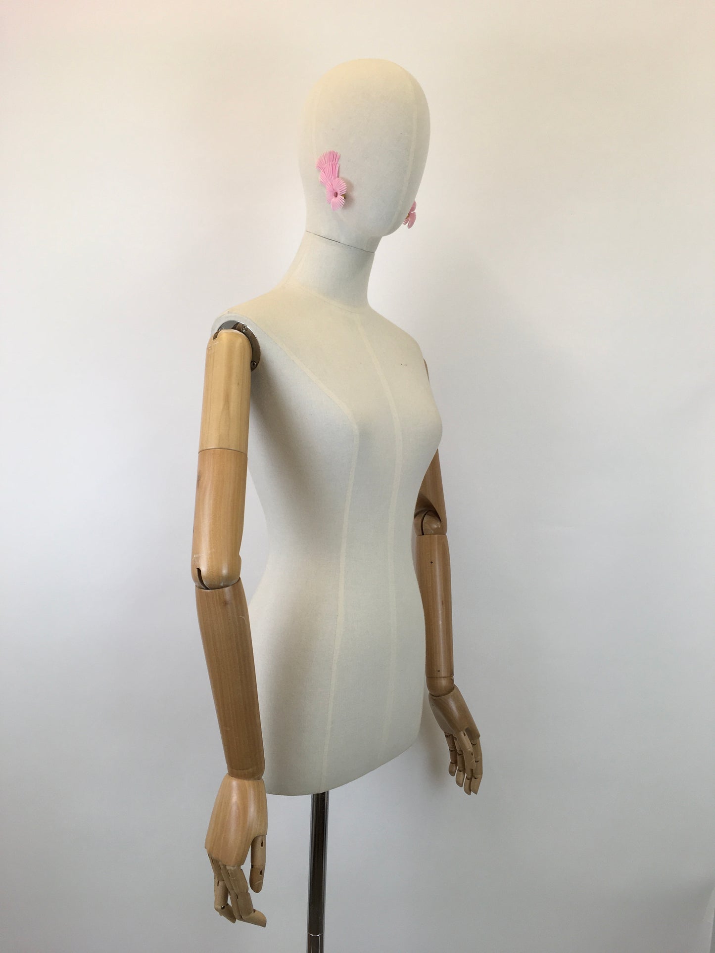 Original 1950’s Plastic Climber Clip on Earrings - In Bubblegum Pink