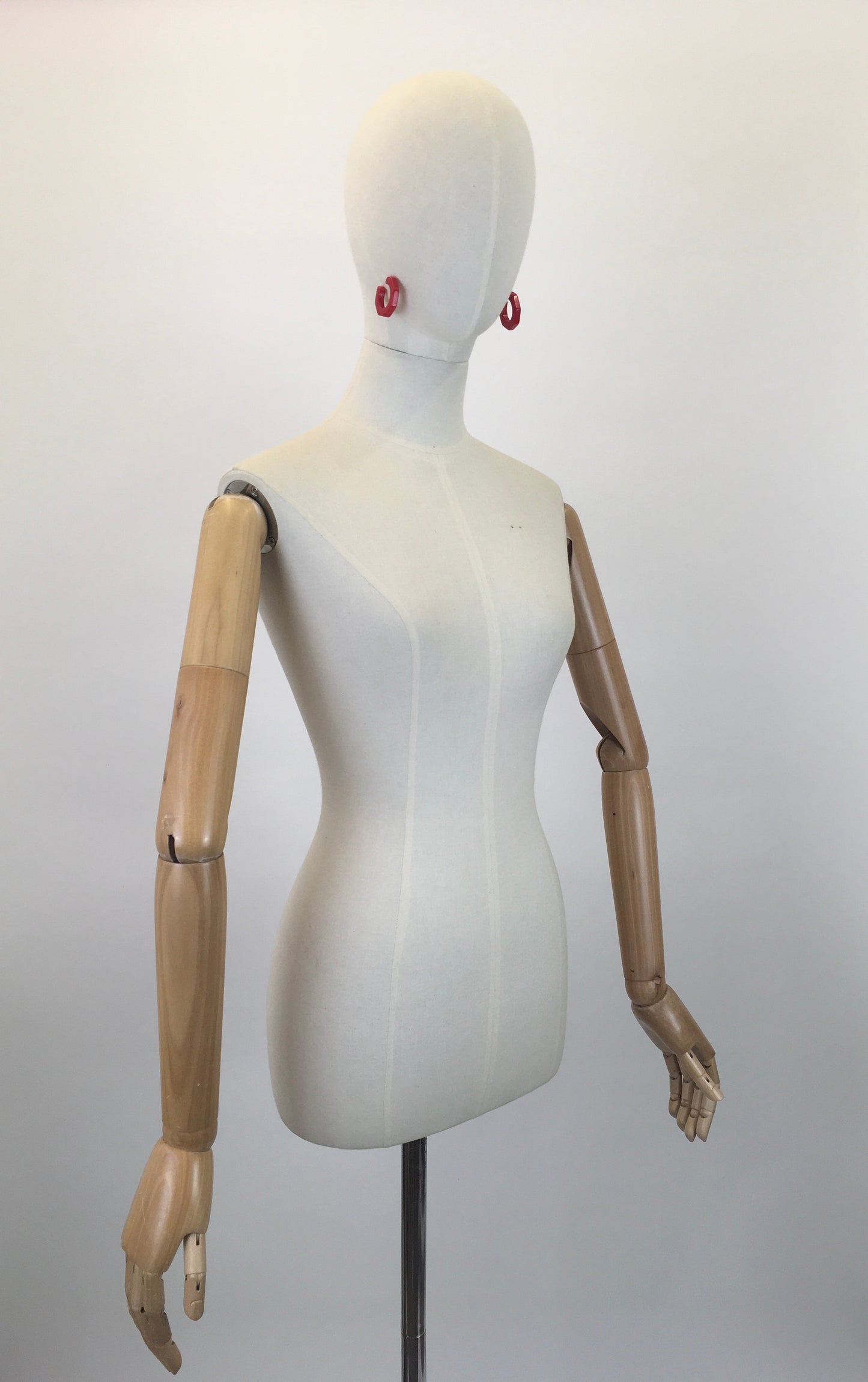 Original Darling 1950's Bakelite Earrings - In Cherry Red