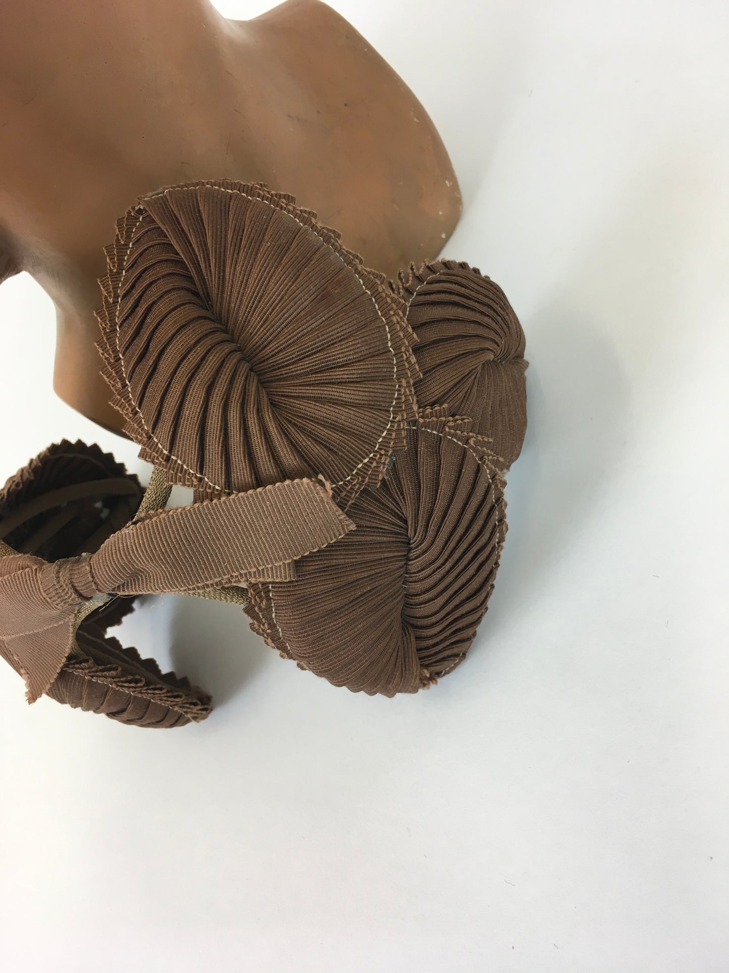 Original 1950s Darling Soft Brown Grosgrain Headpiece - Wire Construction With Hand Pleated Grosgrain Swirls