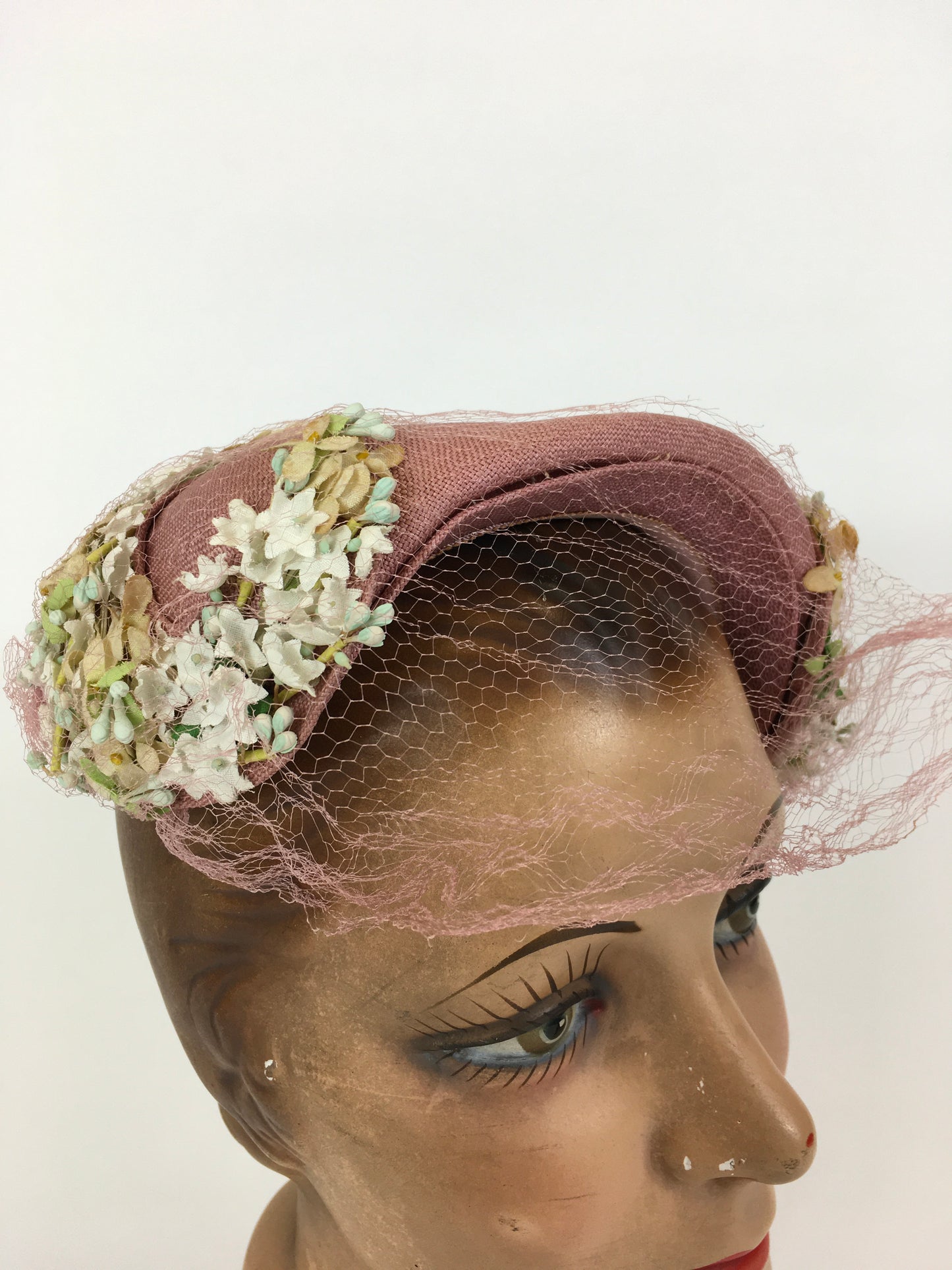 Original 1940’s Darling Powdered Rose Pink Hat - With Veiling and Beautiful Millinery Flower Embellishments