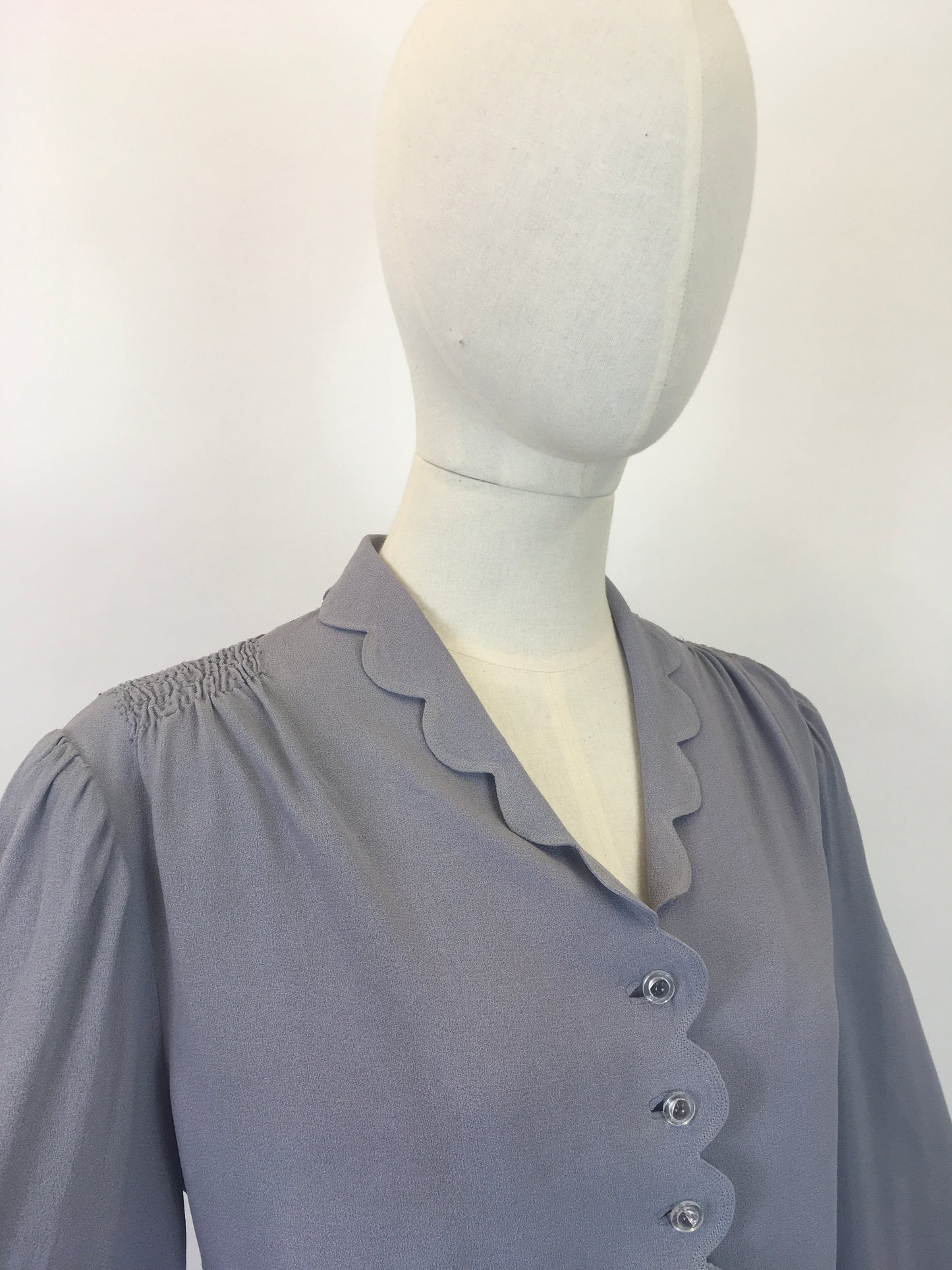 Original 1940’s Fabulous VOLUP Crepe Blouse in Powdered Grey - With Scalloped Detailing