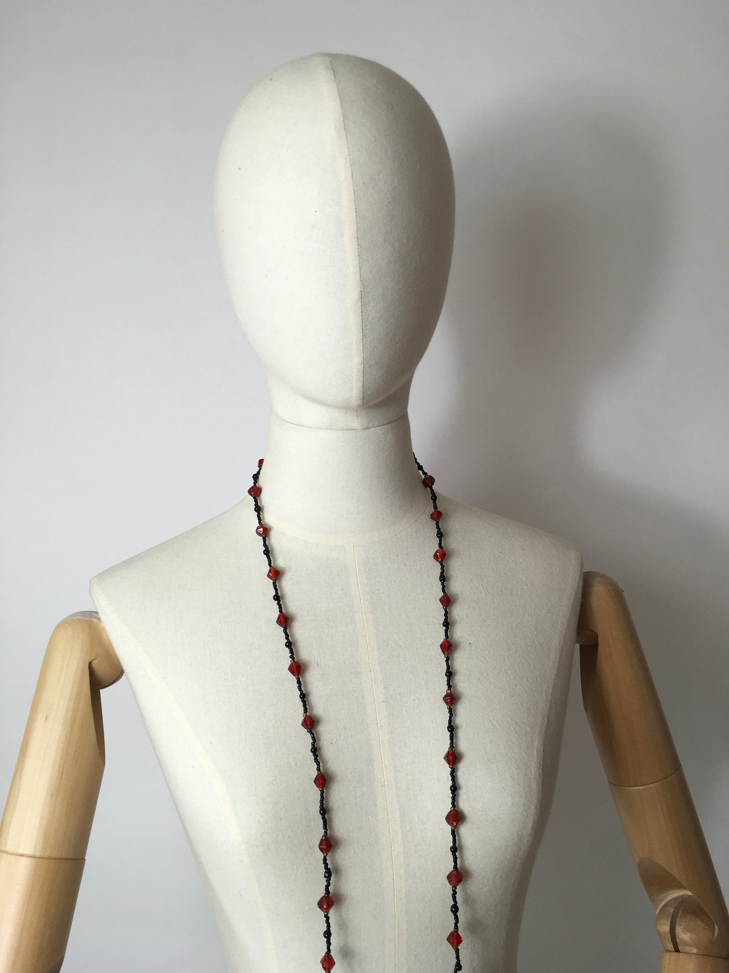 Original 1920s Flapper Glass Beaded Necklace - Fabulous Red & Black Colours