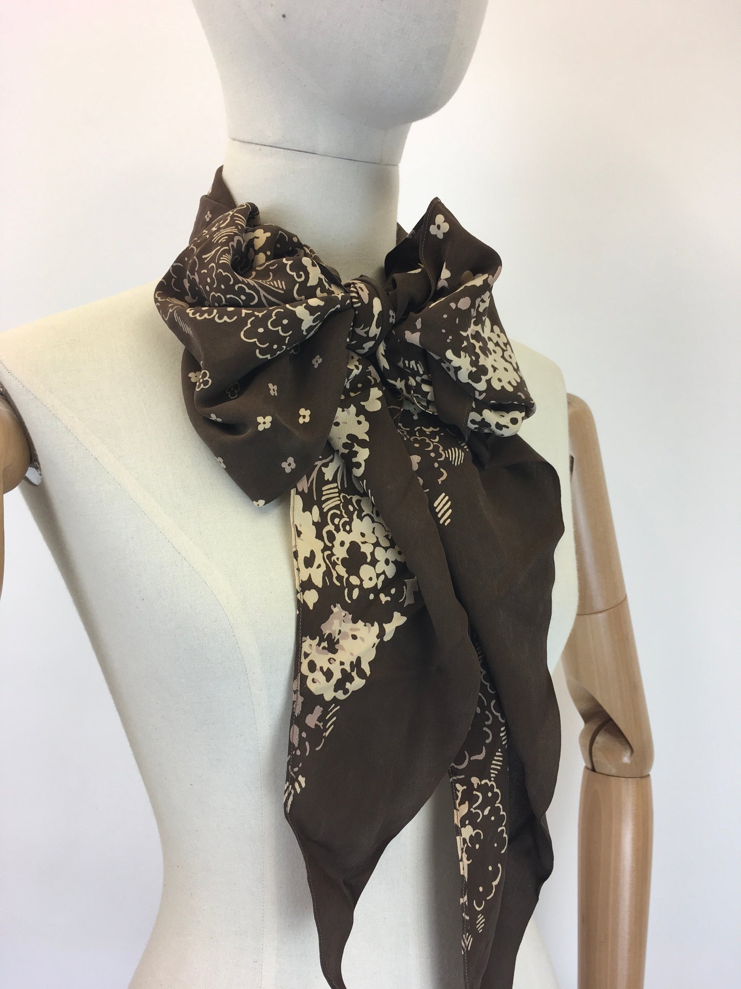 Original 1930’s Stunning Deco Pointed Scarf - In Floral Autumnal Brown & Beige Hues