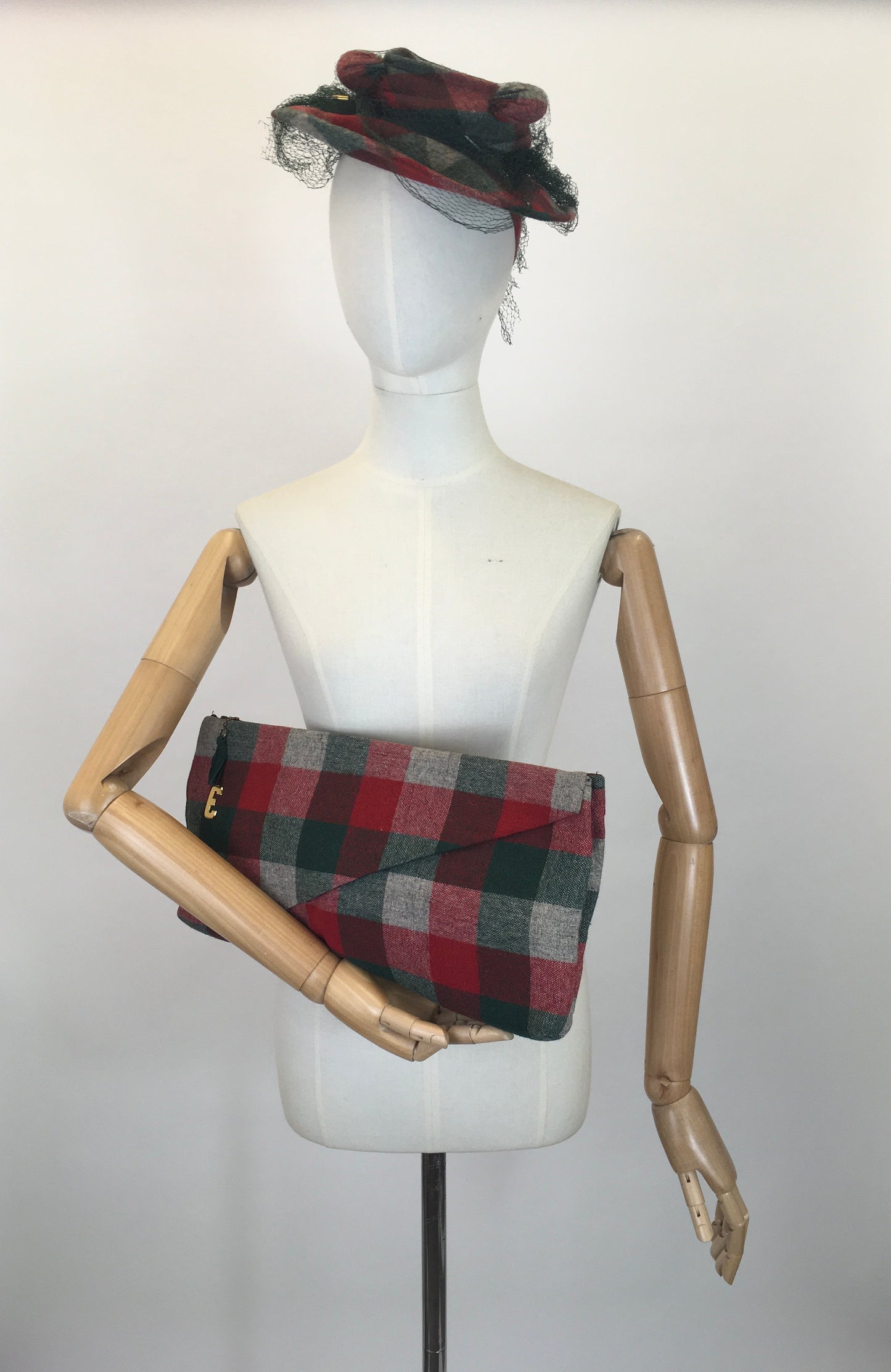 Original 1940's Stunning 2pc Hat and Clutch Bag Set - In A Divine Red, Green & Grey Wool Plaid