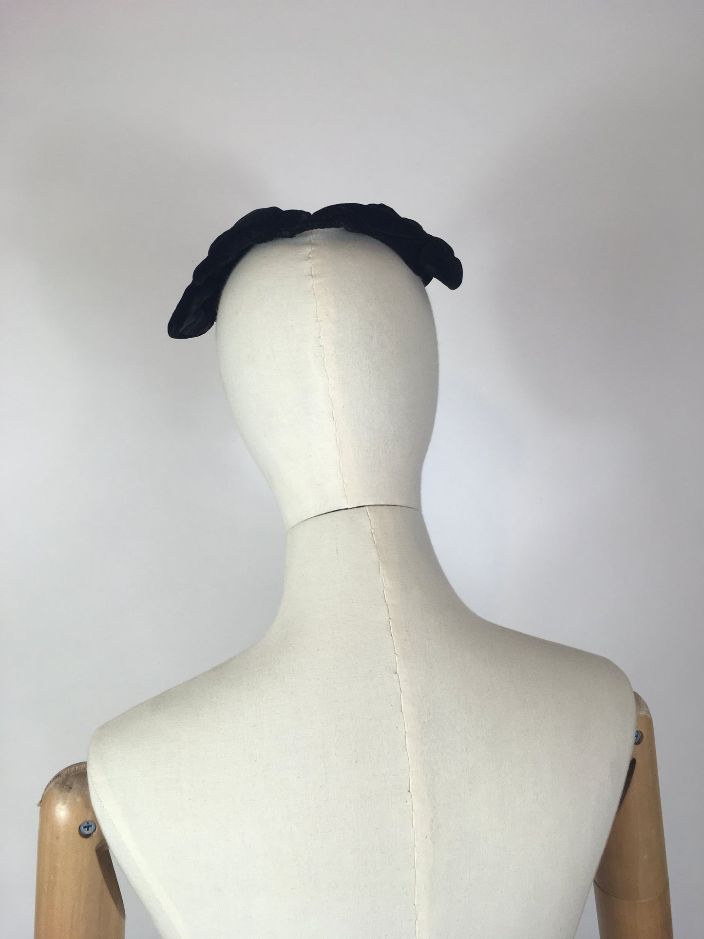 Original 1950’s Black Velvet Headpiece - With Fabulous Bow Shaping