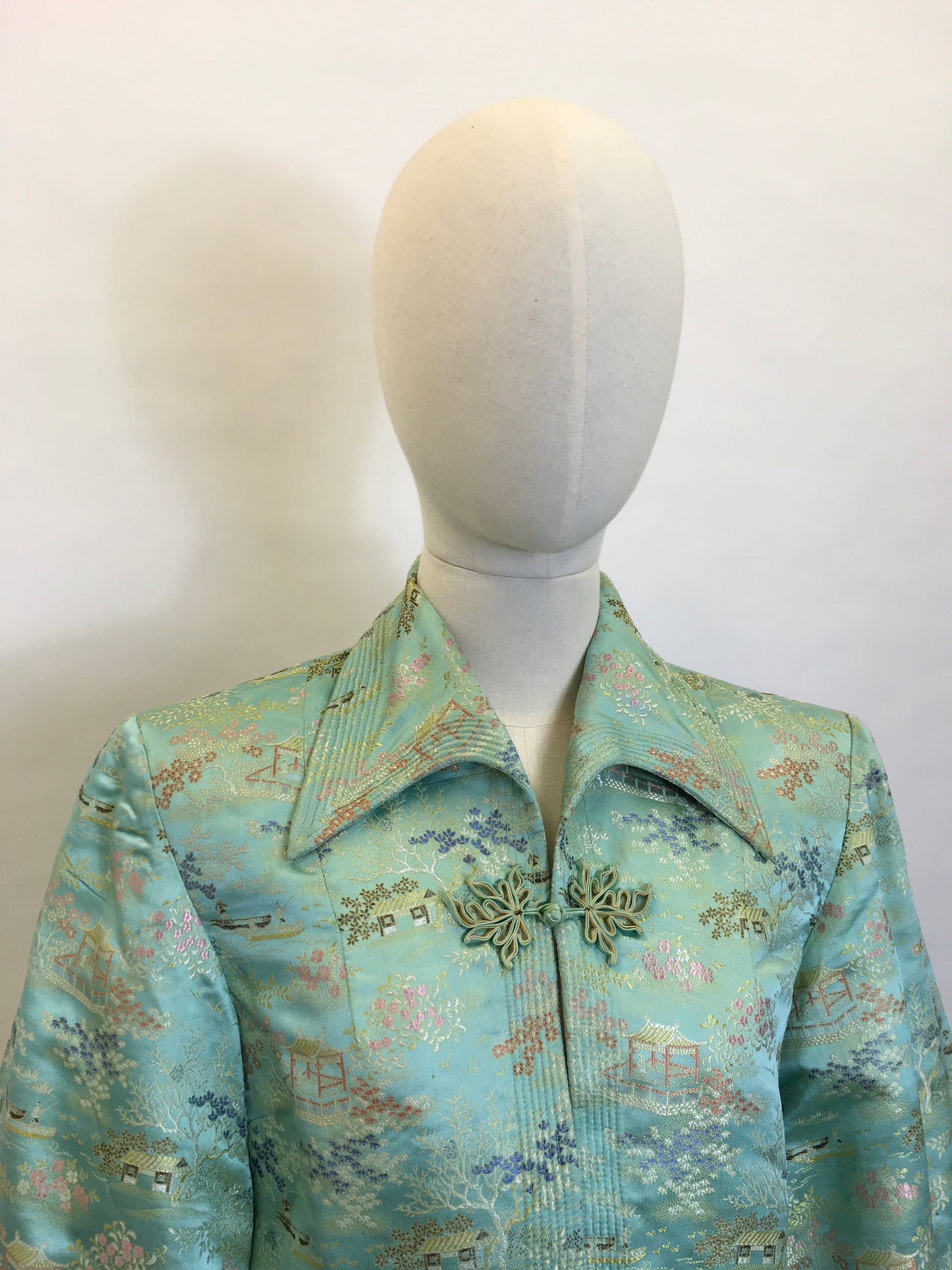 Original 1937 Oriental Loungewear Jacket - Featuring Strong Pointed Collar Detailing