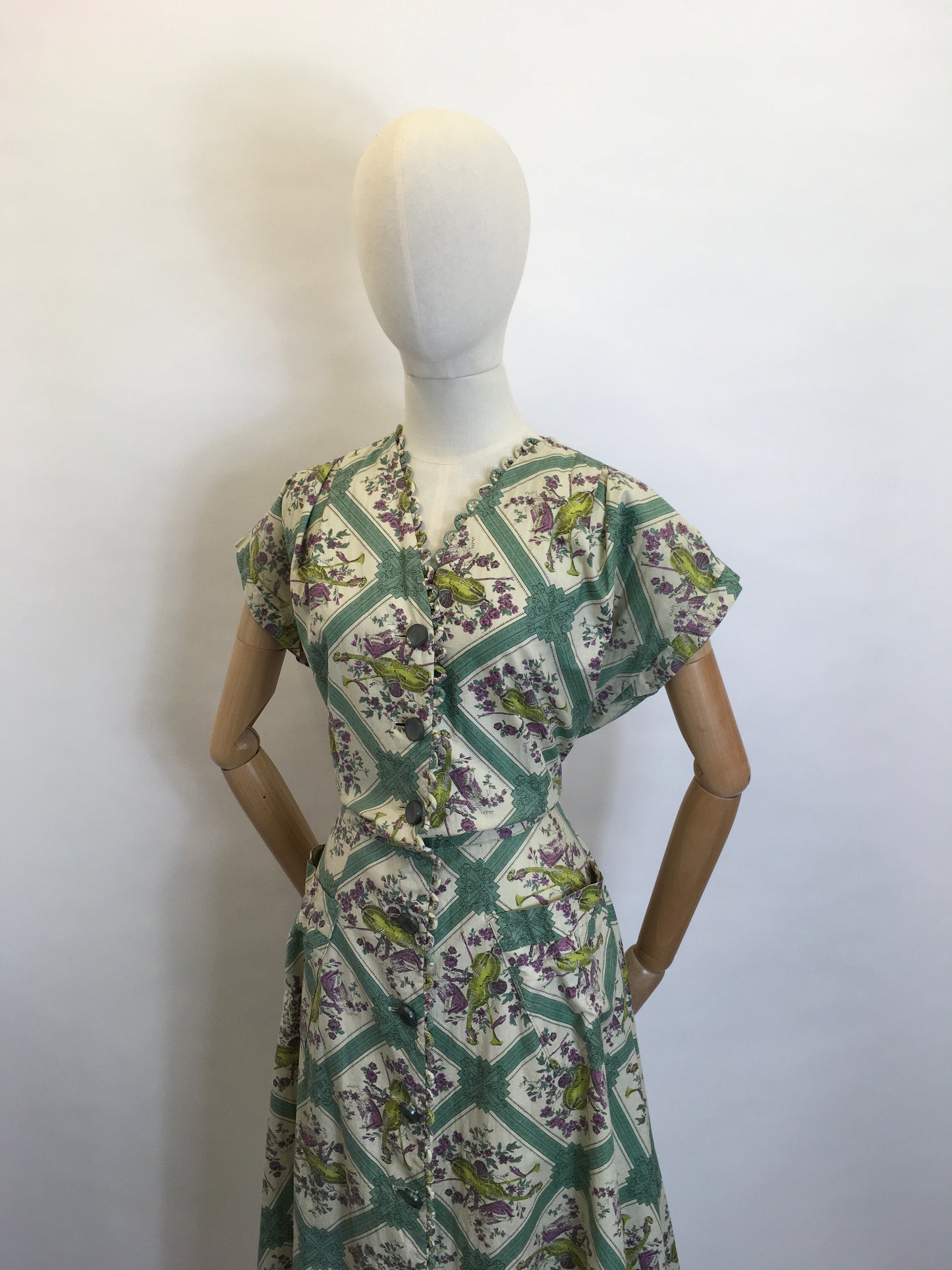 Original 1940's VOLUP Novelty Print - Featuring Amazing Roulette Loop Detailing