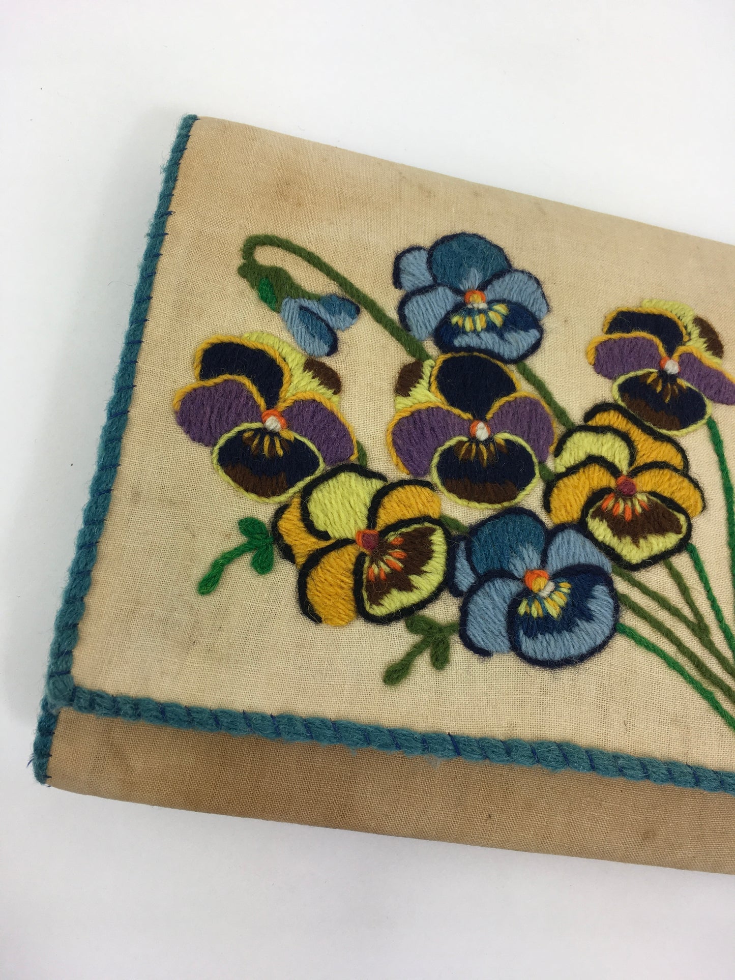 Original 1930’s Exquisite Embroidered Linen Clutch Handbag - With Stunning Details & Colour Pallet