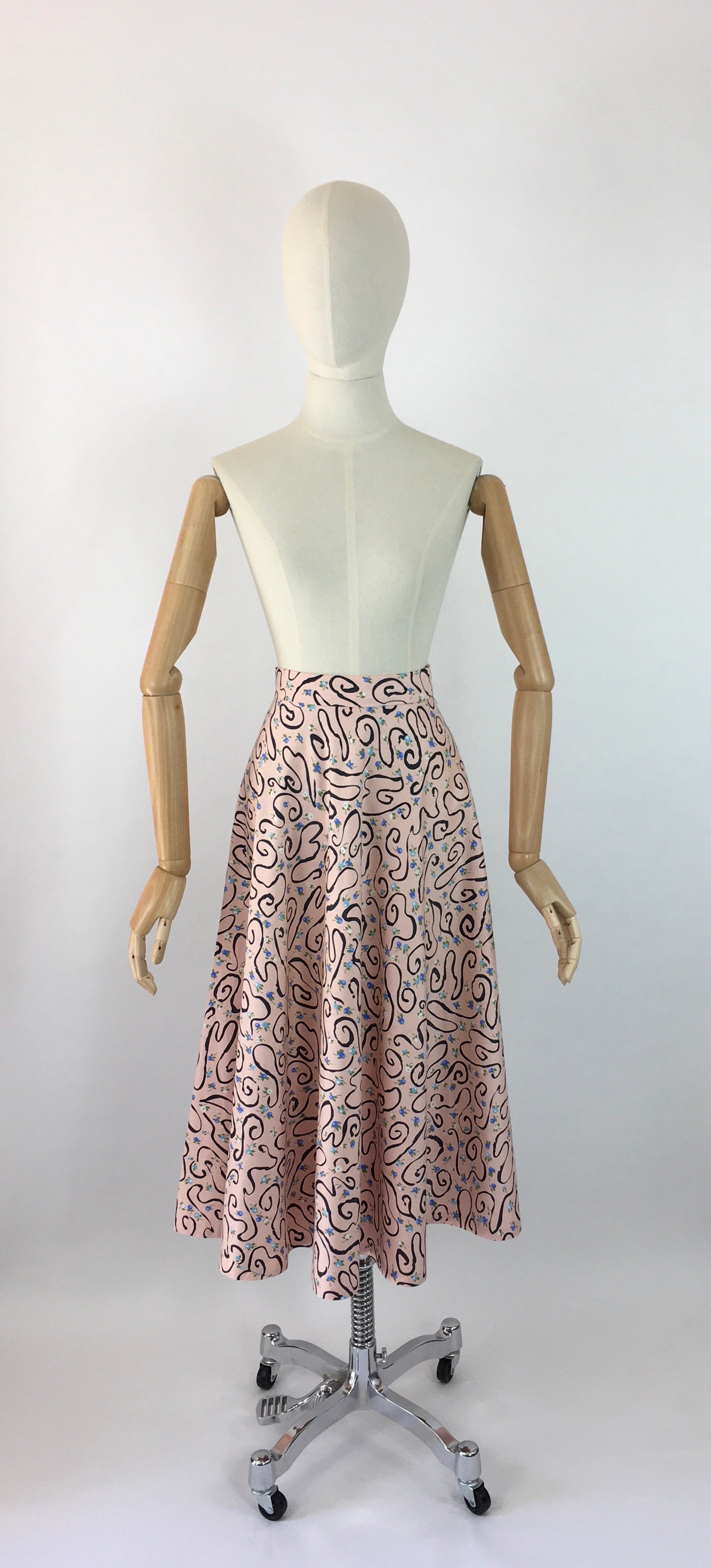 Original Late 1940s Full Circle Skirt - In a Lovely Floral and Swirl Pattern Cotton Sateen