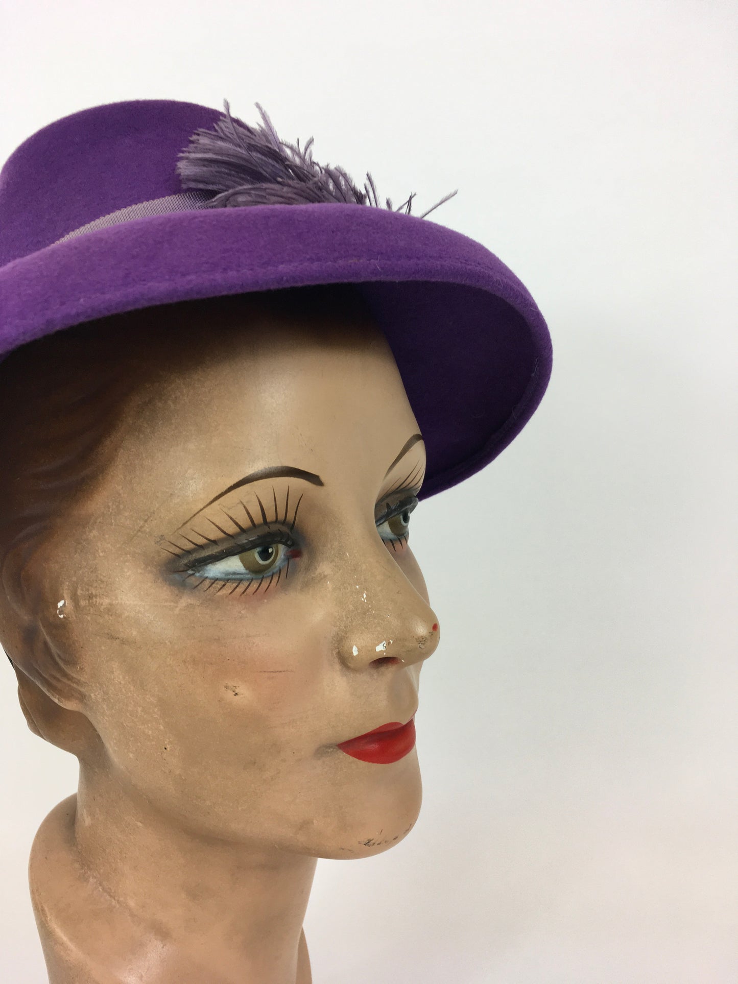 Original 1940’s STUNNING Cadbury Purple Hat - With Ostrich Feather Plume Adornment