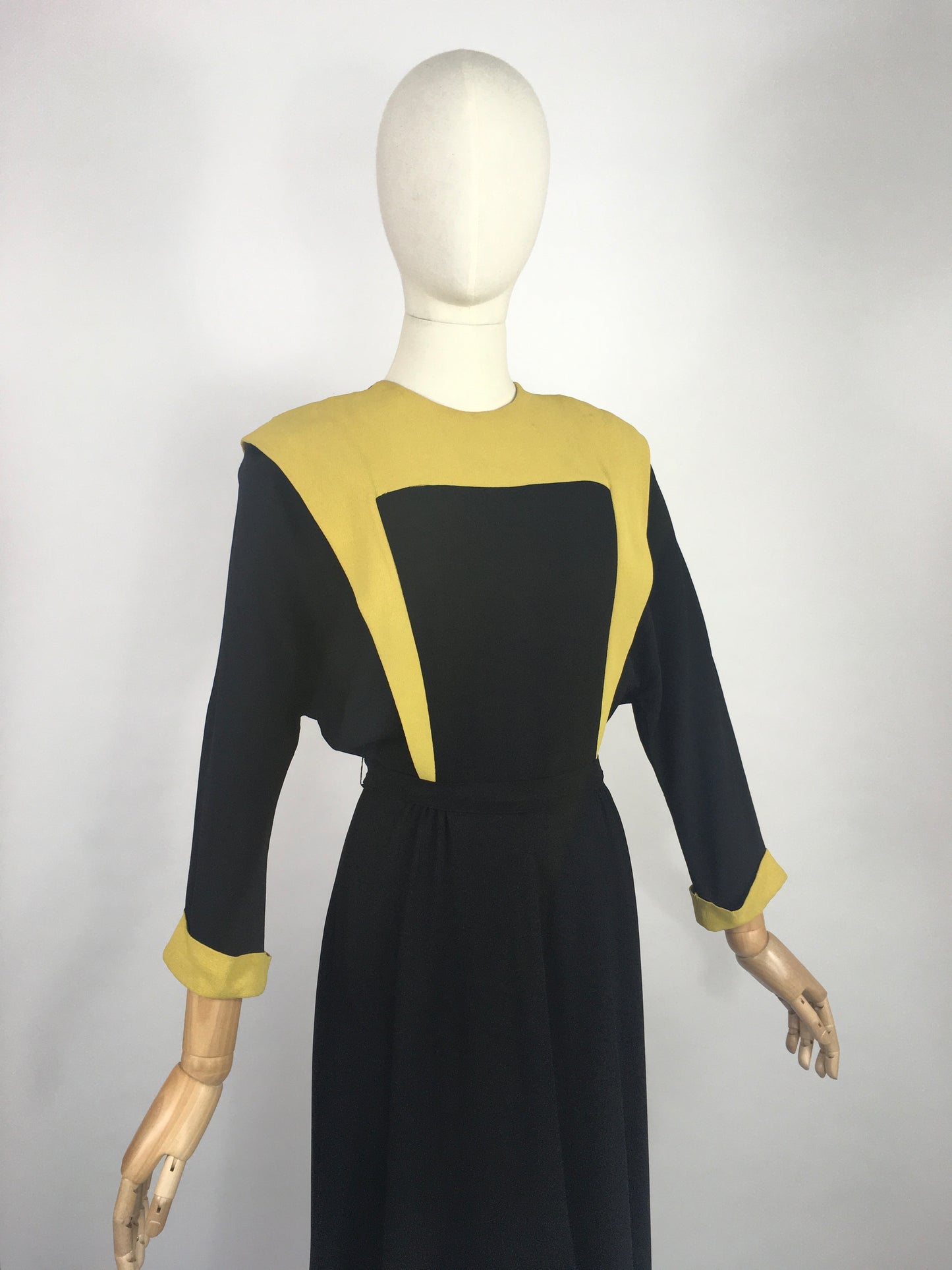 Original 1940’s Amazing Colour Block Dress with Strong Shoulders - In a Black & Chartreuse Colour Block
