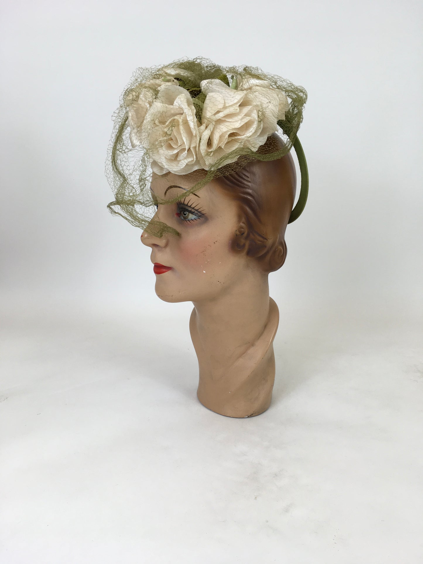 Original 1940's Darling Floral Topper Hat - In Pistachio and Ivory