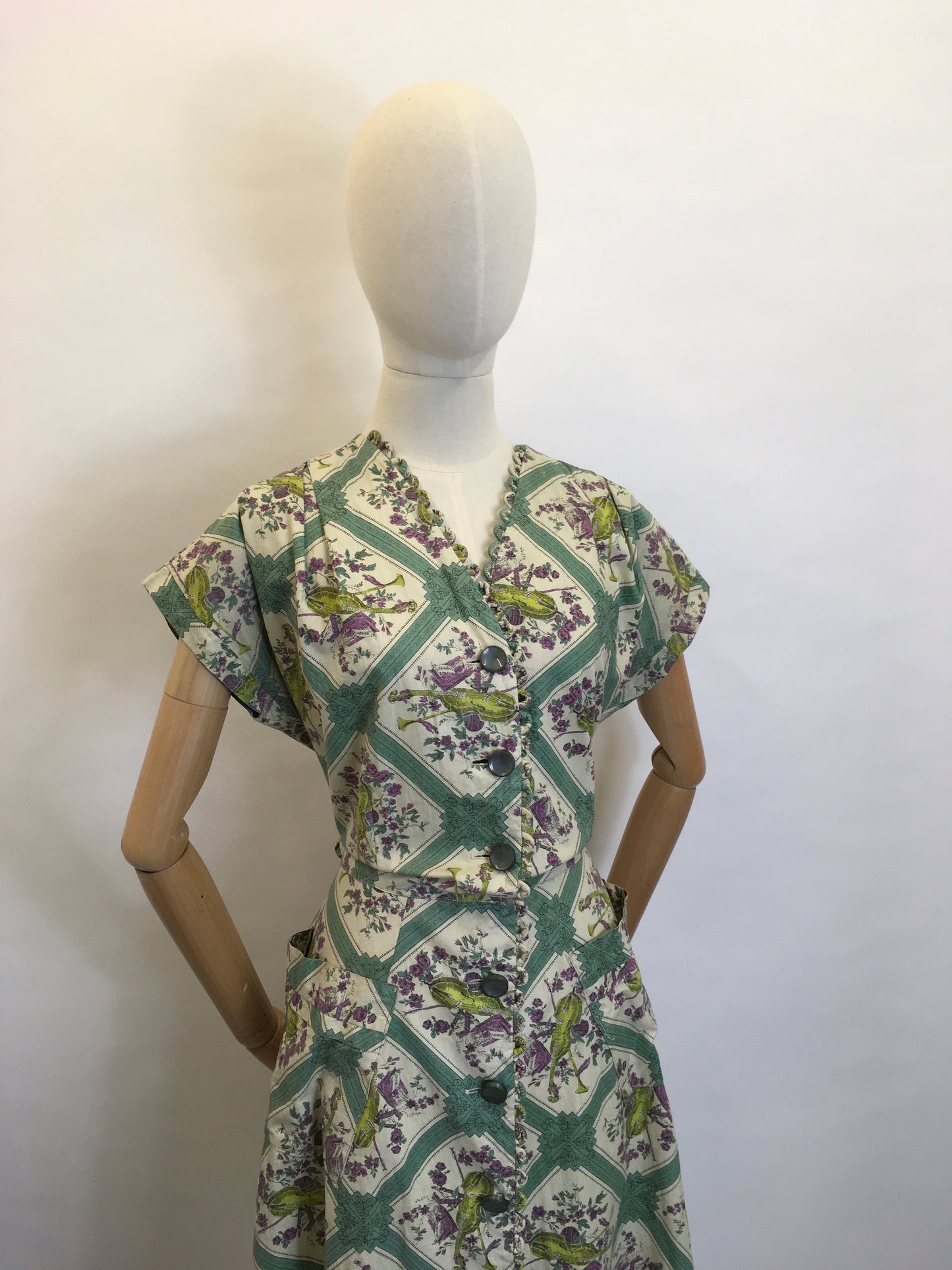 Original 1940's VOLUP Novelty Print - Featuring Amazing Roulette Loop Detailing