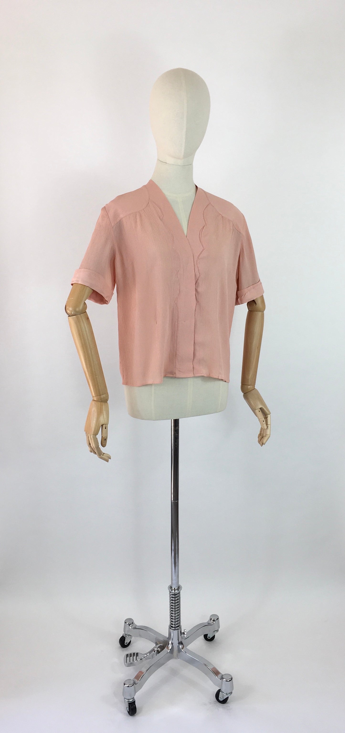 Original 1940’s Dusky Rose Crepe Blouse - Made By the Fabulous Debenham and Freebody