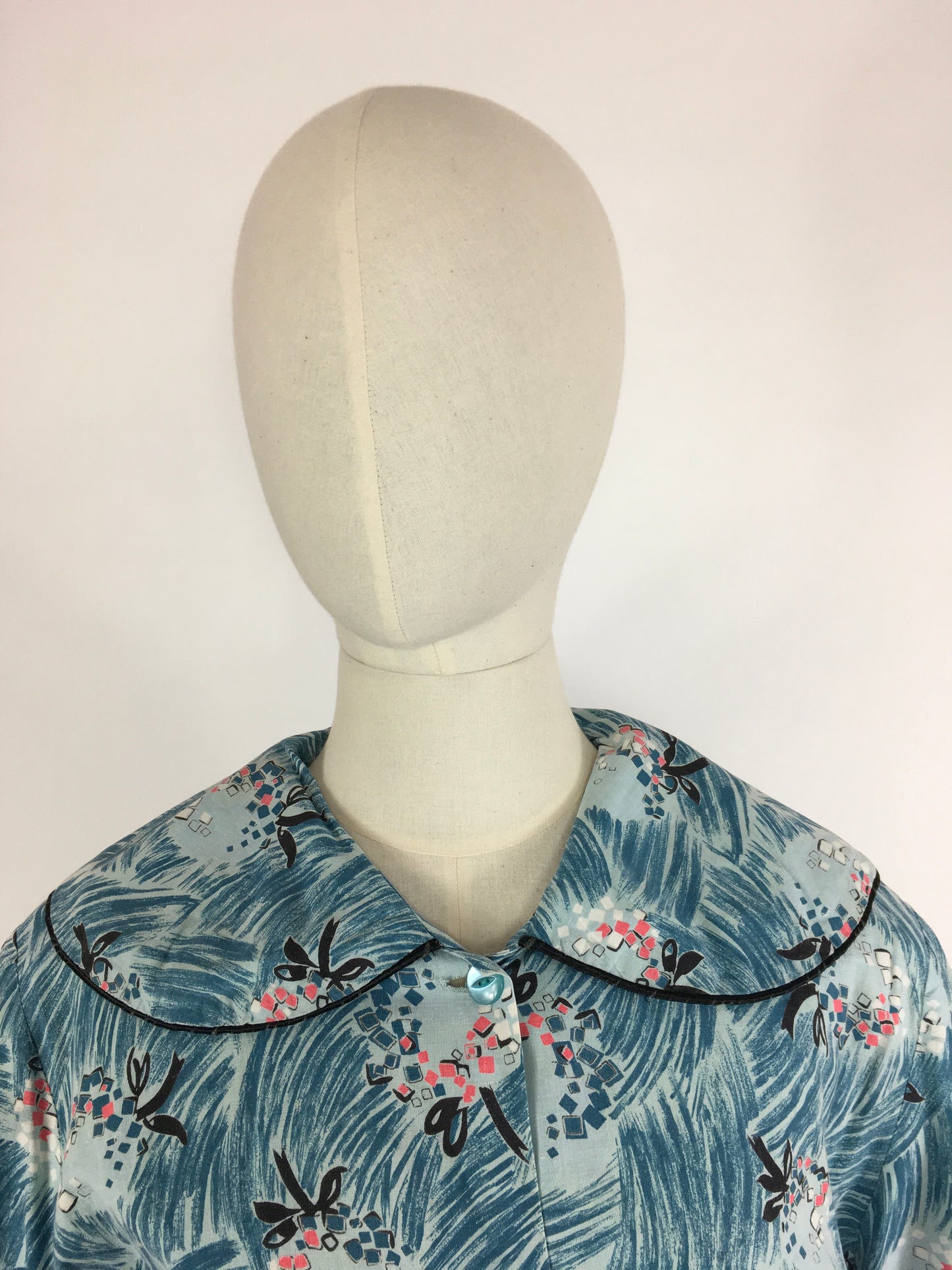 Original 1950s Housecoat by ‘ Pelaw ‘ - Made From a Beautiful Cotton In Blues, Pinks, Yellows and Blacks