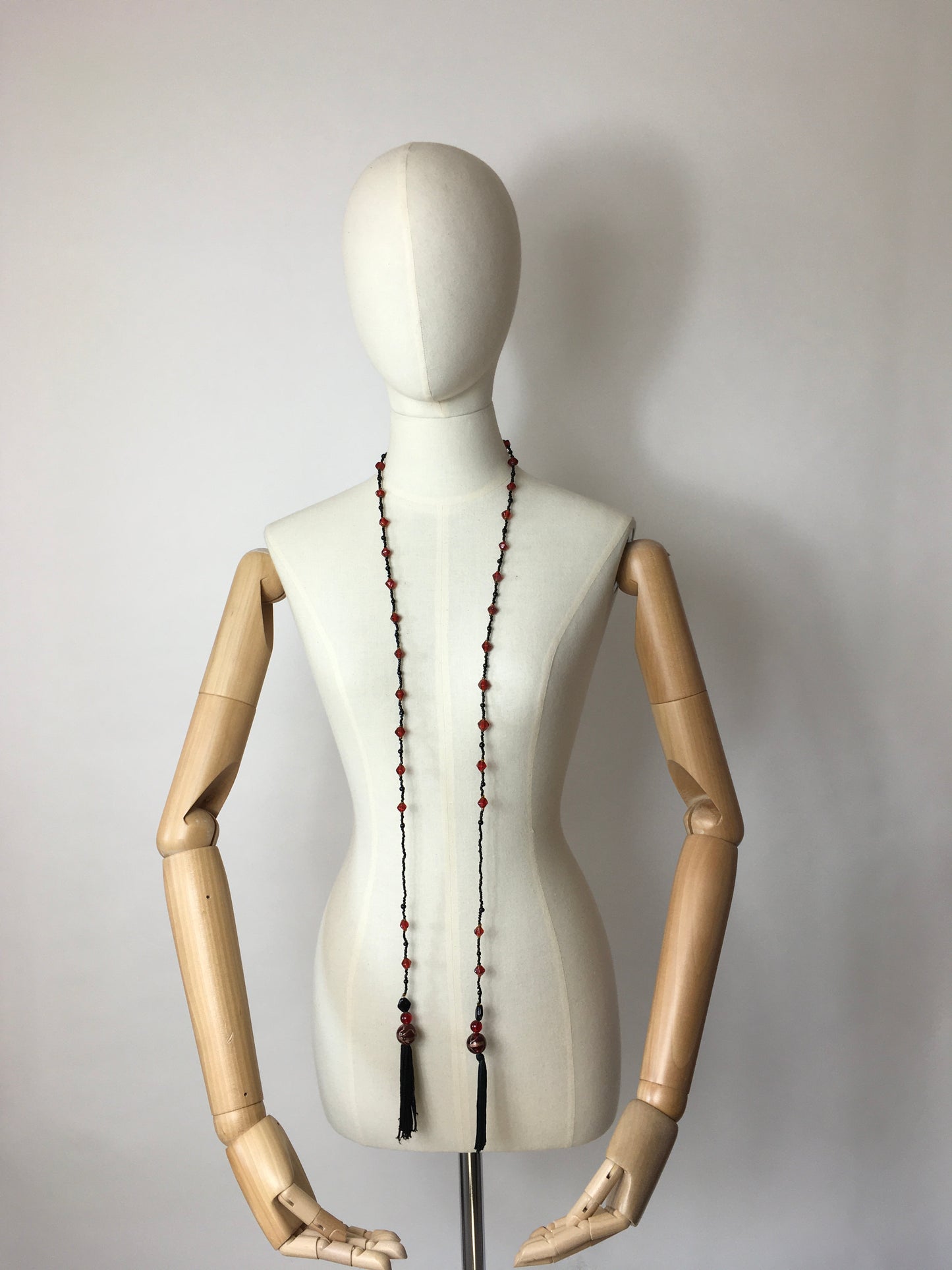 Original 1920s Flapper Glass Beaded Necklace - Fabulous Red & Black Colours
