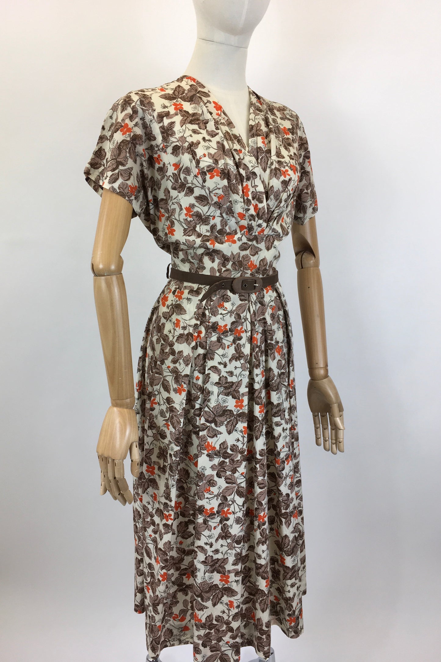 Original 1940's Beautiful Day Dress in Warm Browns, Rust & Cream - By ' Park Lane Frocks'