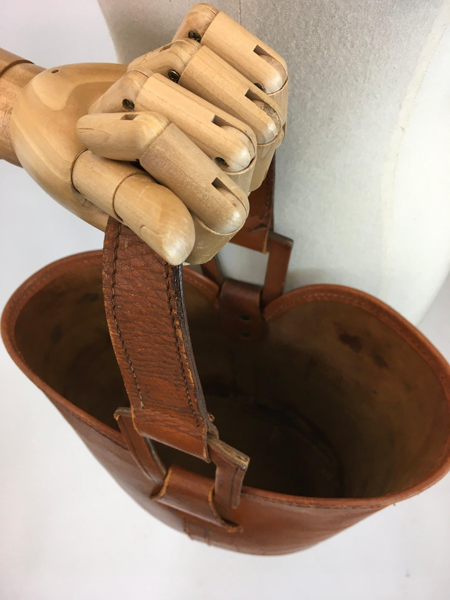 Original 1940's Fabulous Leather Bucket Bag - In A Lovely Warm Tan