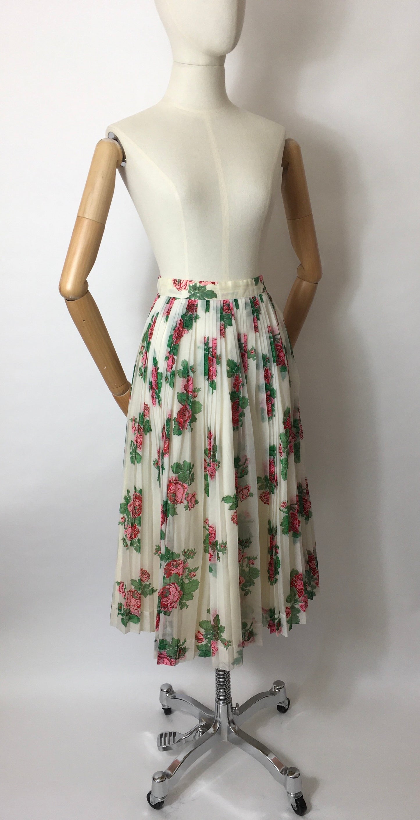 Original 1950’s Pleated Skirt - In A Darling Pink Floral