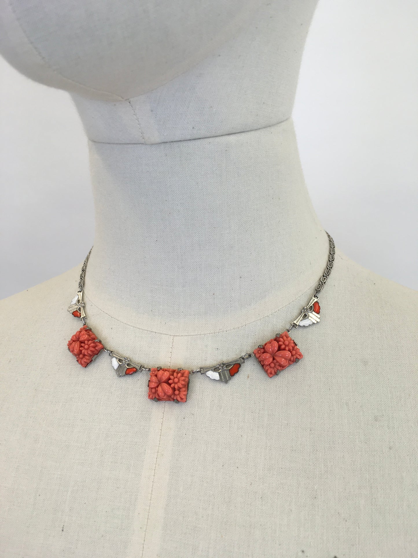 Original 1930s Coral Pressed Glass & Enamel Necklace - With Intricate Deco Detailing