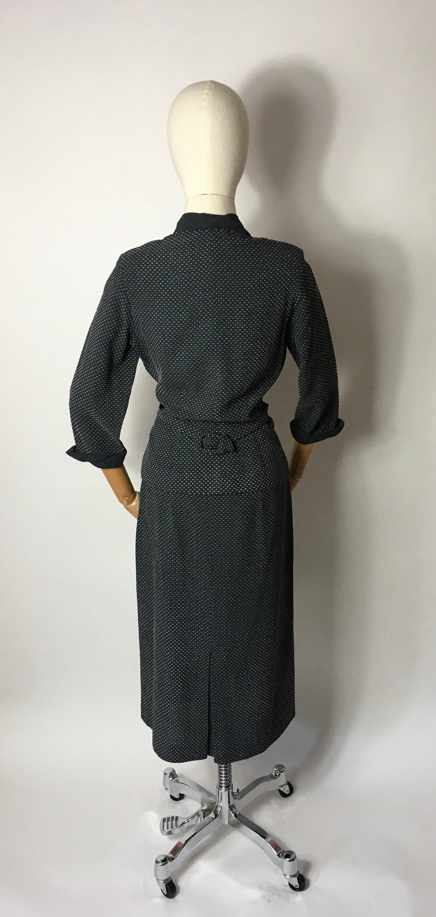 Original 1940’s Slate Grey Lightweight Suit - A lovely Asymmetric Front Shape Detailing
