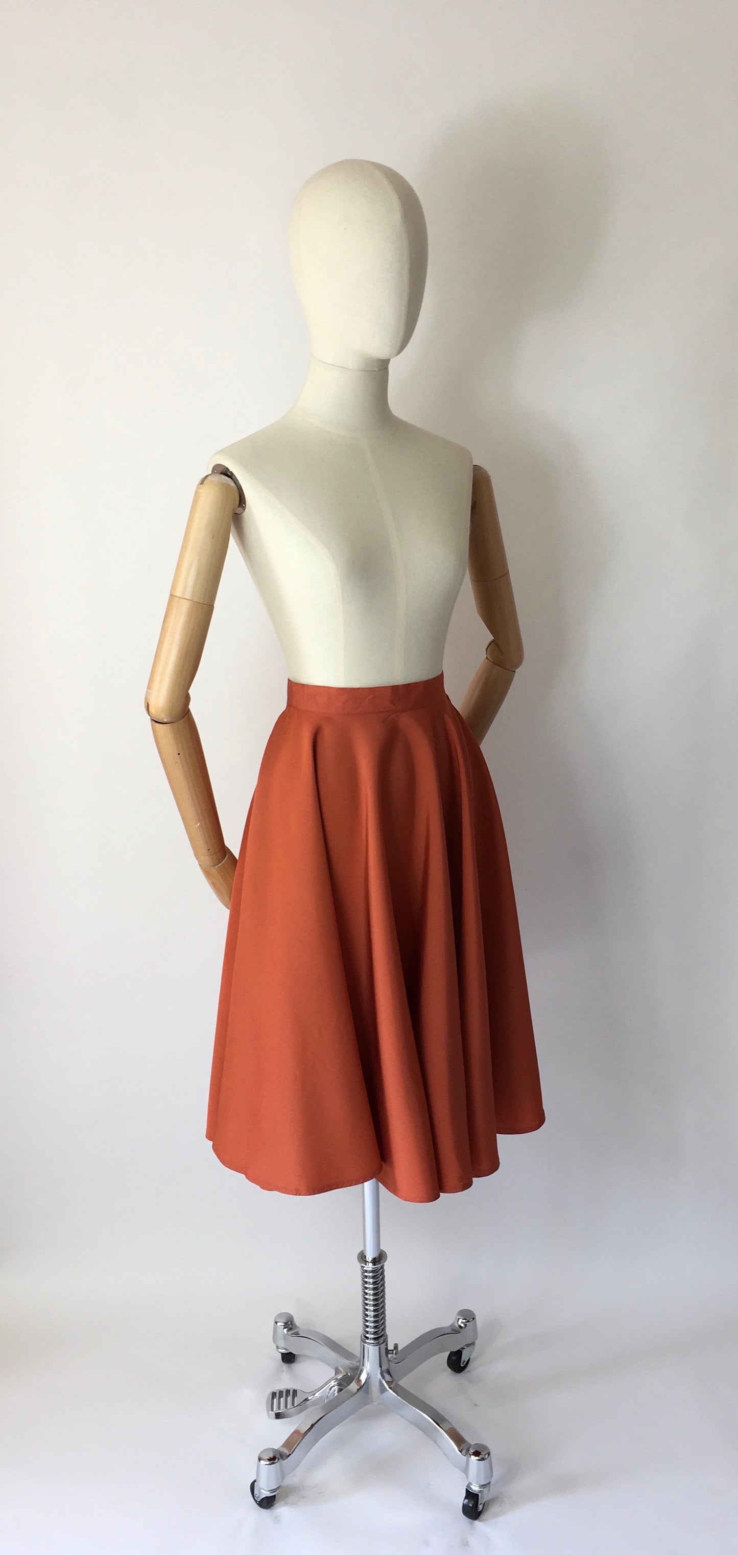 Original 1950’s Full Circle Skirt - In a Lovely Rust Taffeta Blend Fabric