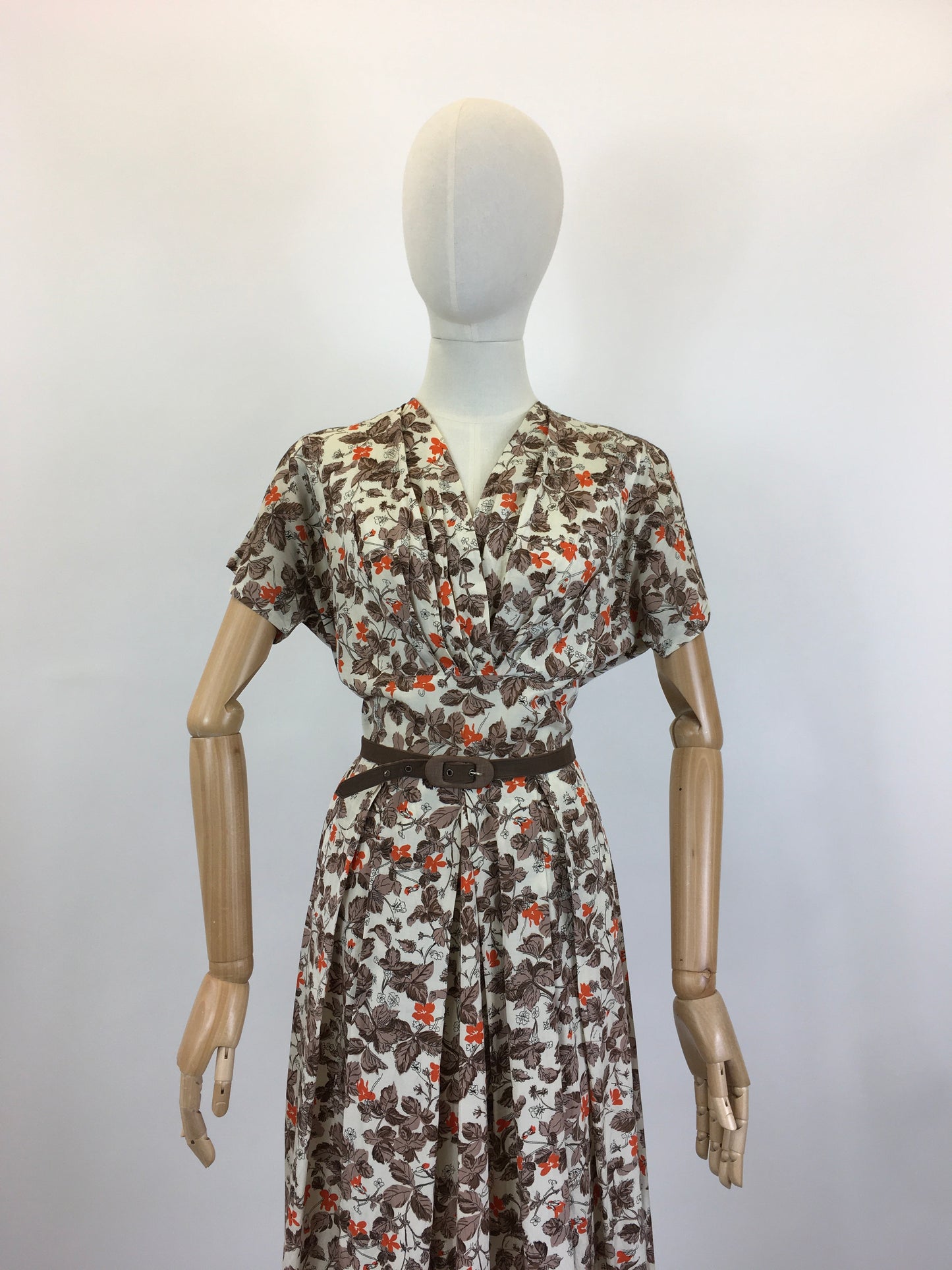 Original 1940's Beautiful Day Dress in Warm Browns, Rust & Cream - By ' Park Lane Frocks'