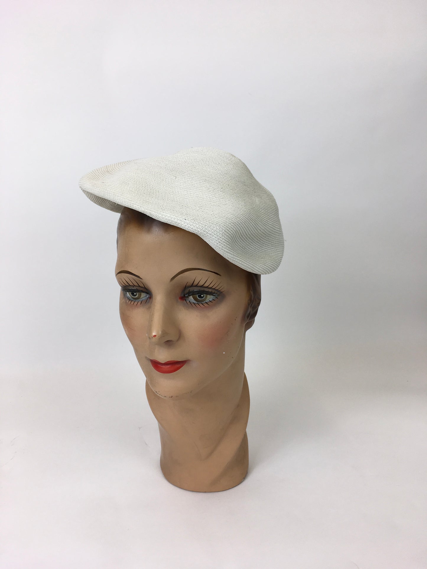 Original 1950’s Simple Yet elegant White Hat - For Chic 50’s Styling