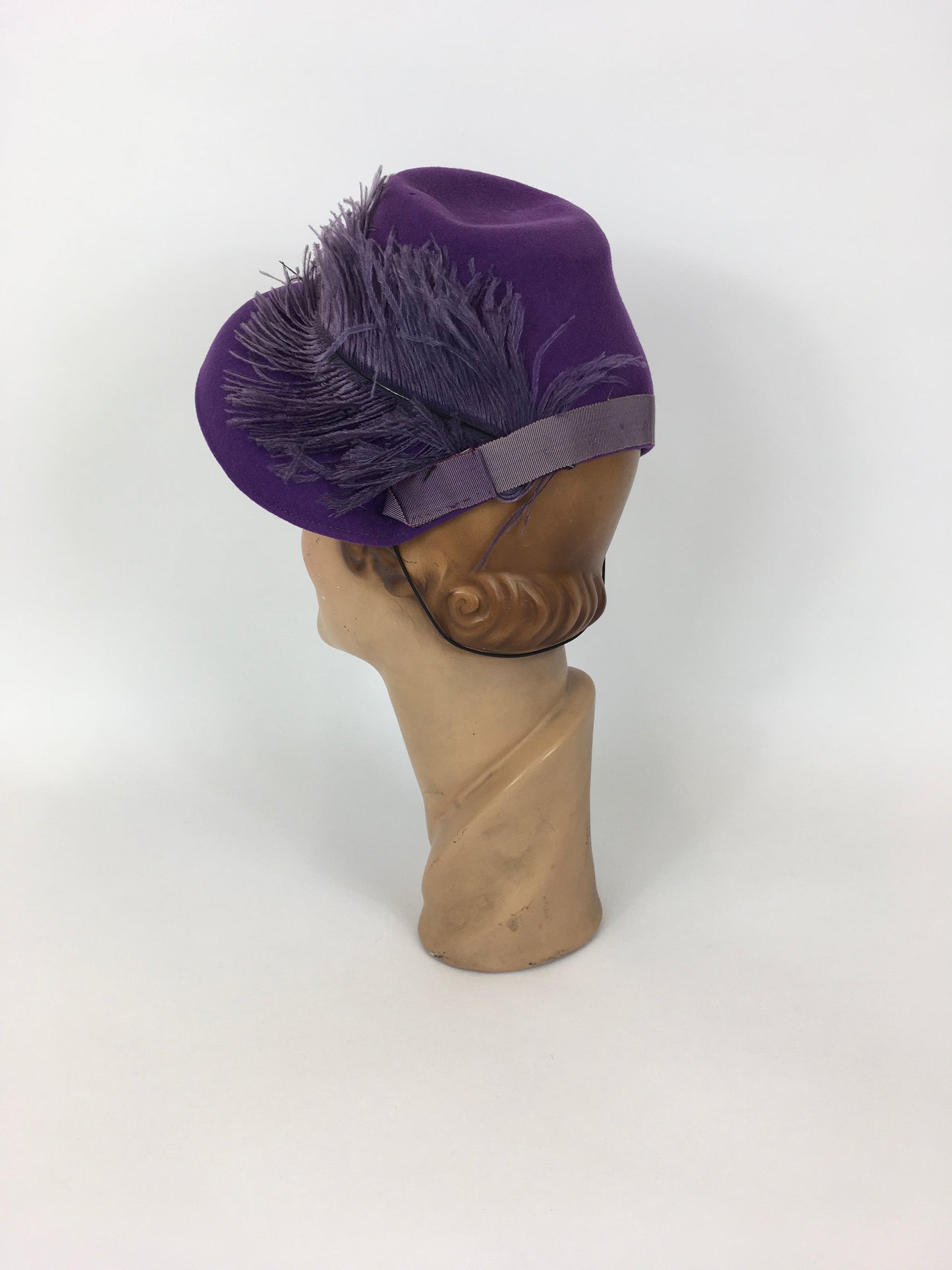 Original 1940’s STUNNING Cadbury Purple Hat - With Ostrich Feather Plume Adornment