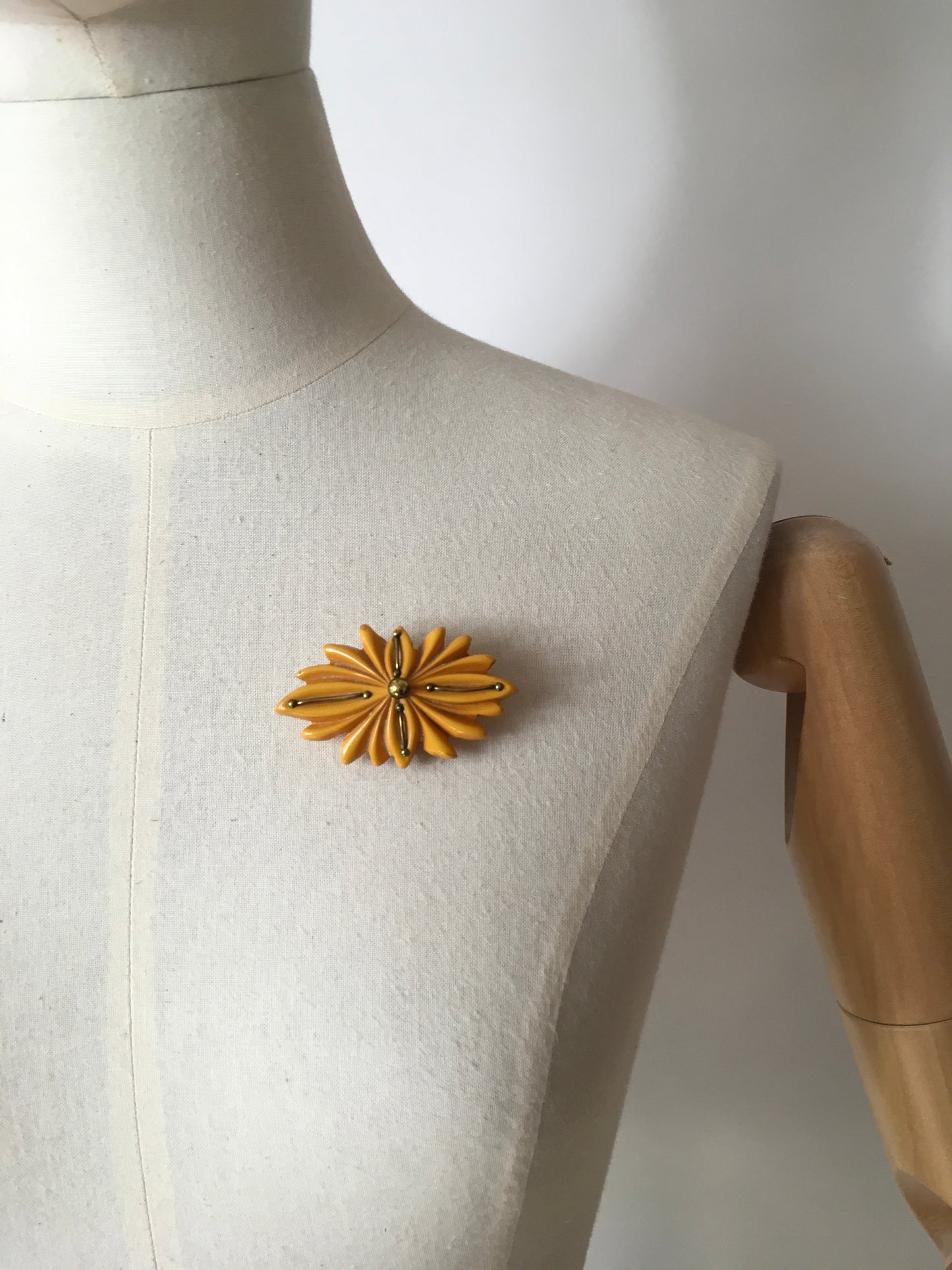 Original 1940’s Bakelite Dress Clip & Earrings Set - Lovely Egg Yolk Colour