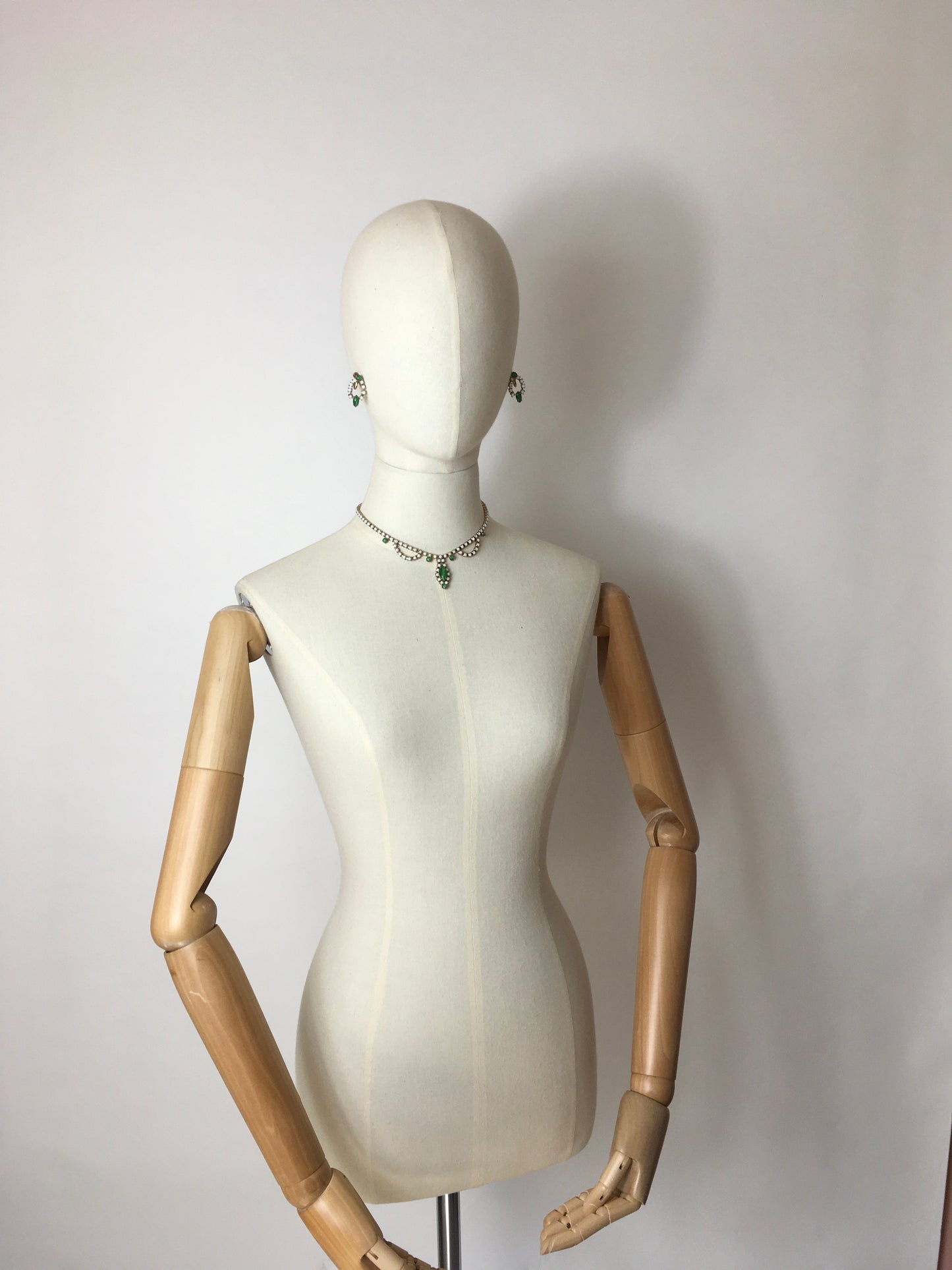 Original 1940’s Costume Jewellery Set - Lovely Set in White & Green