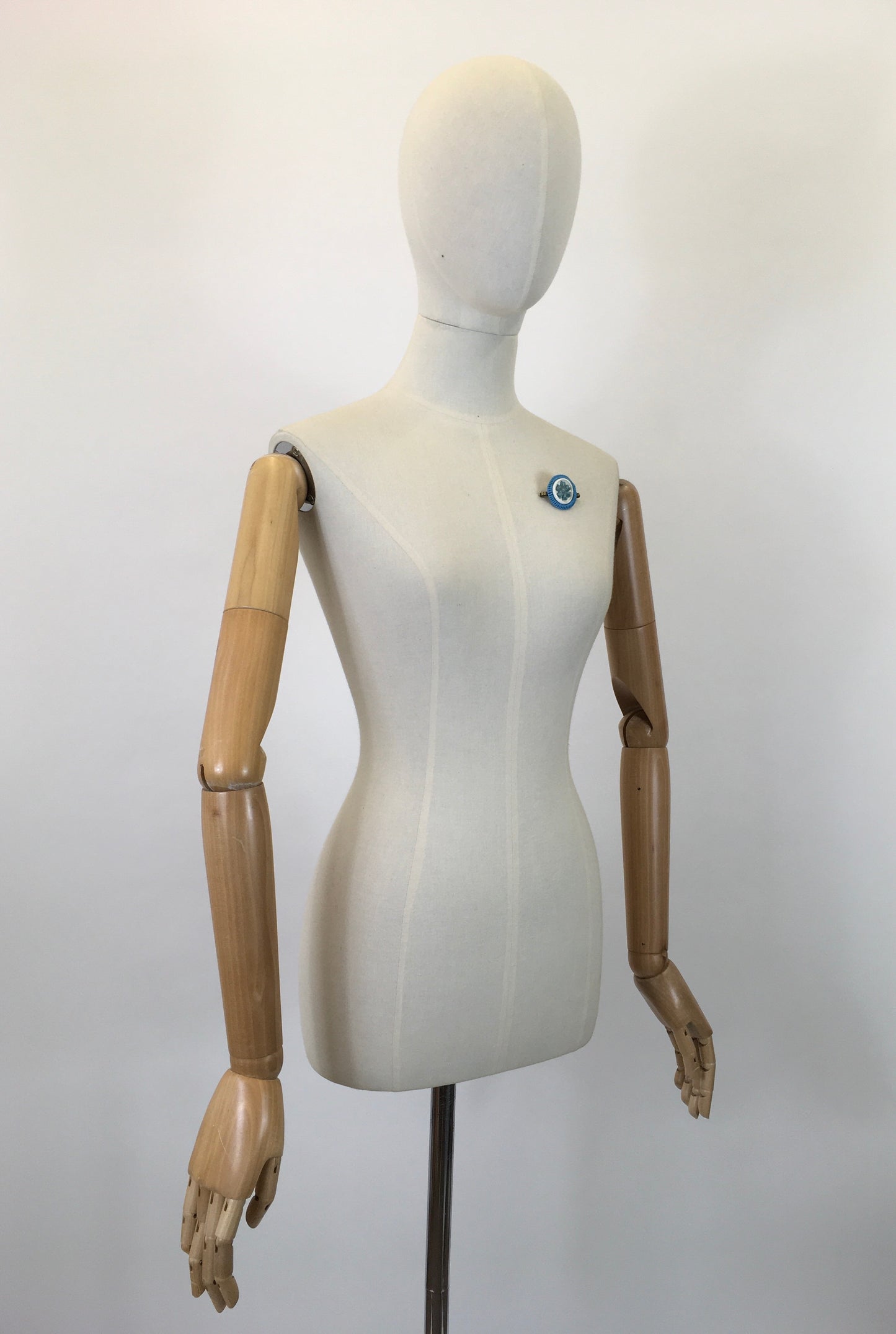 Original 1940's Make Do and Mend Telephone Wire Brooch - In A Timeless Blue & White