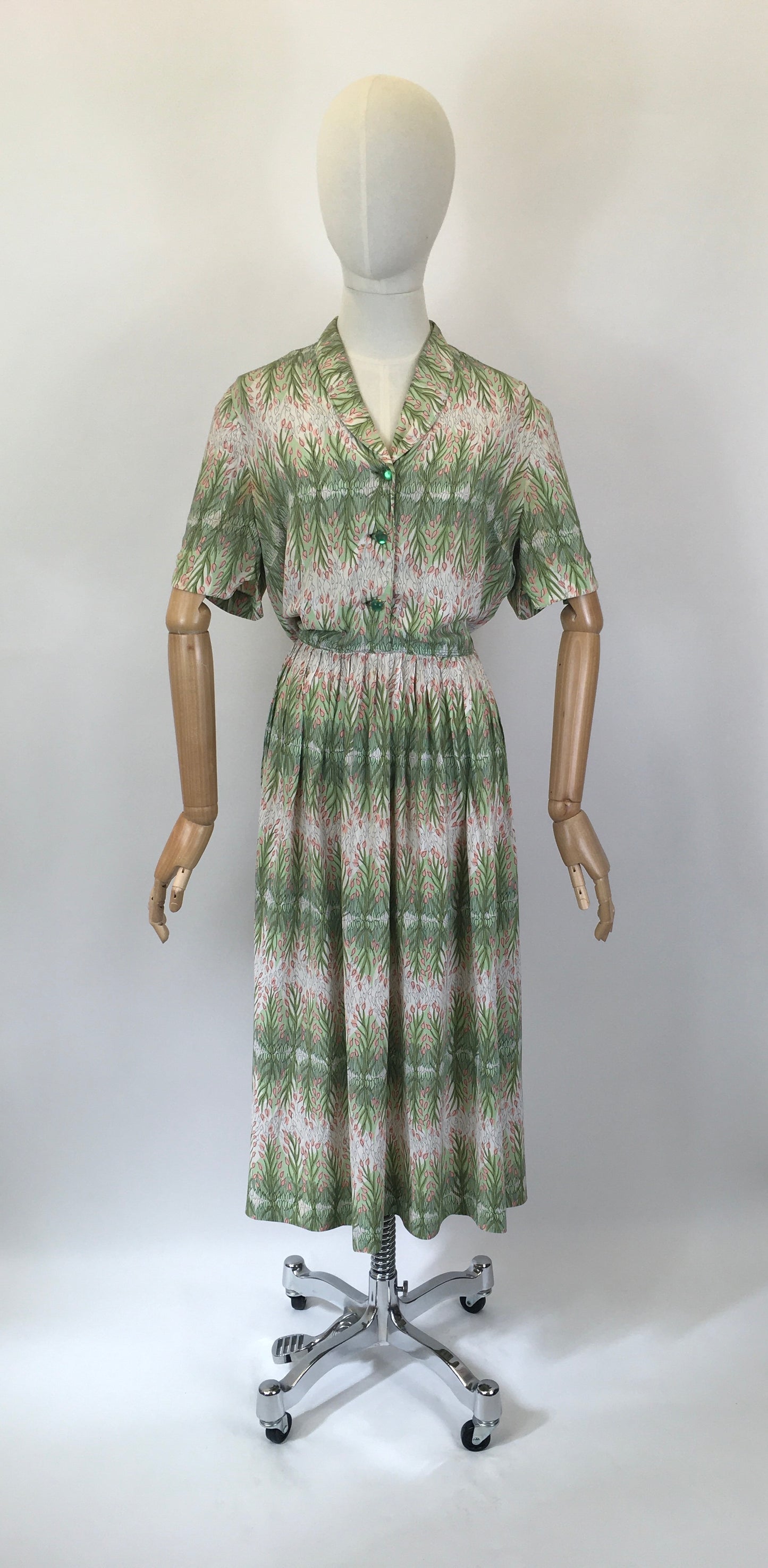 Original 1940’s Stunning Rayon Crepe Dress - In the Prettiest Floral in Powdered Rose and Green