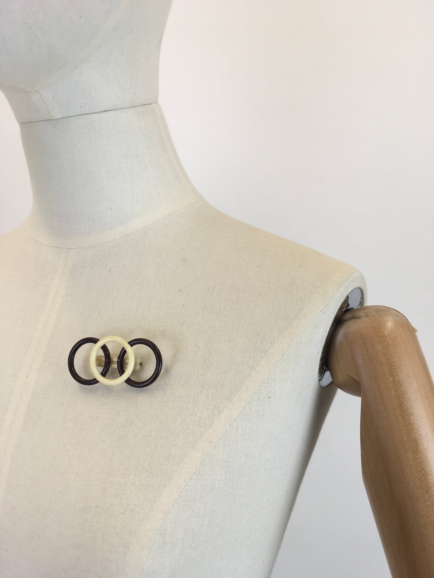 Original Late 1930’s Early 1940’s Celluloid Bar Brooch - In Old Cream and Warm Brown