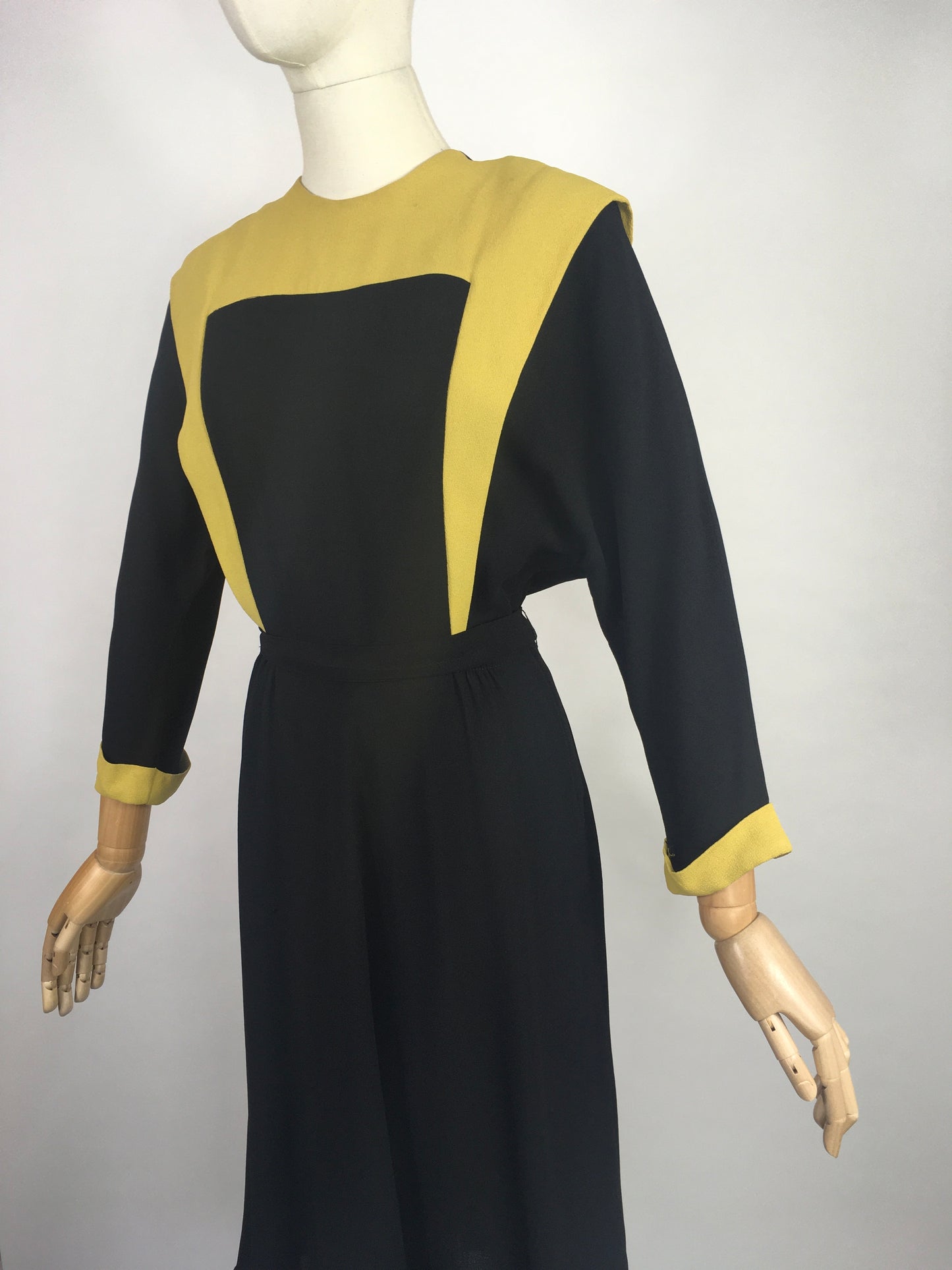 Original 1940’s Amazing Colour Block Dress with Strong Shoulders - In a Black & Chartreuse Colour Block