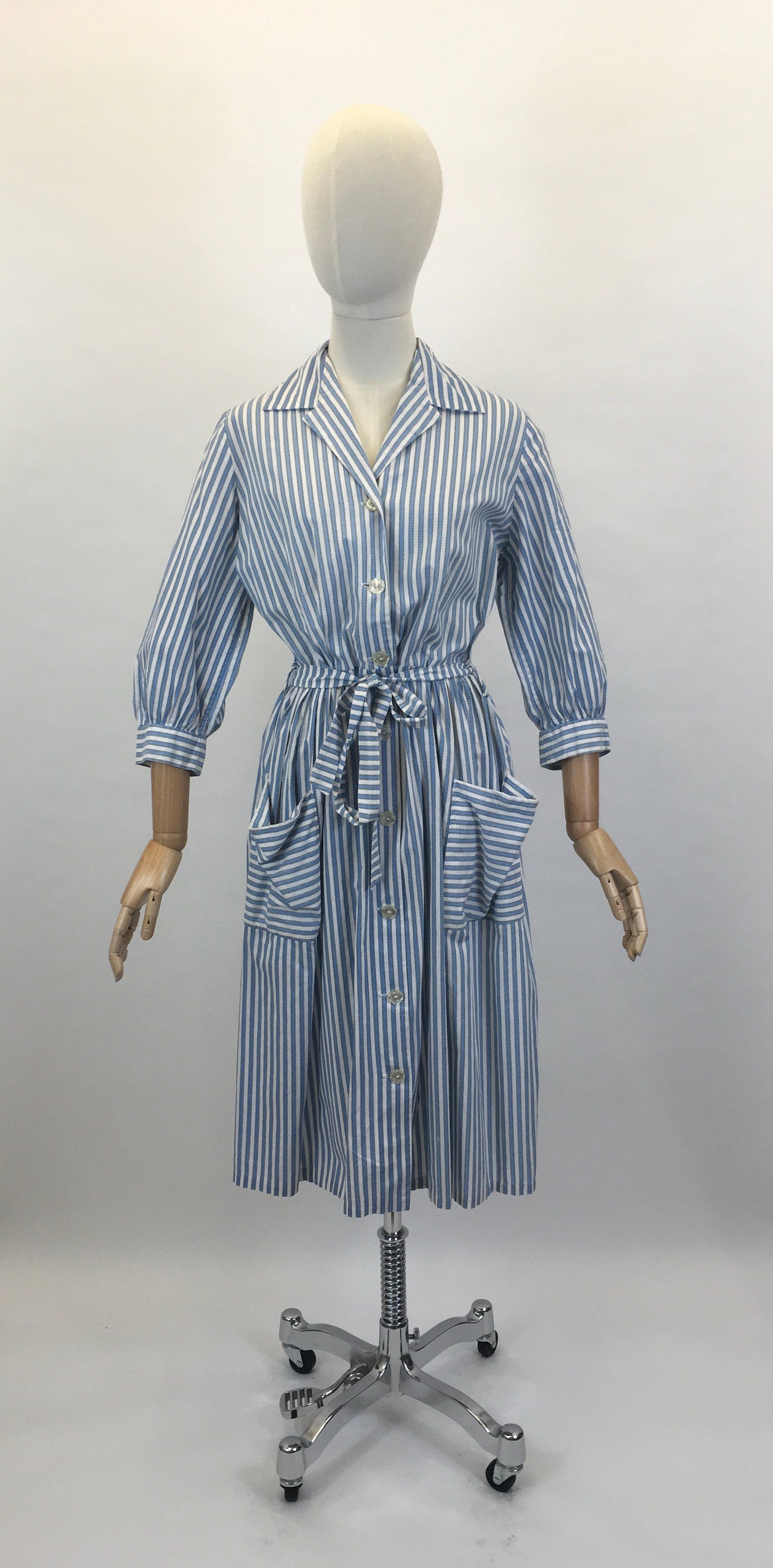 Original 1950’s Darling Blue & White Shirtwaister Dress - With A Classic 50’s Silhouette
