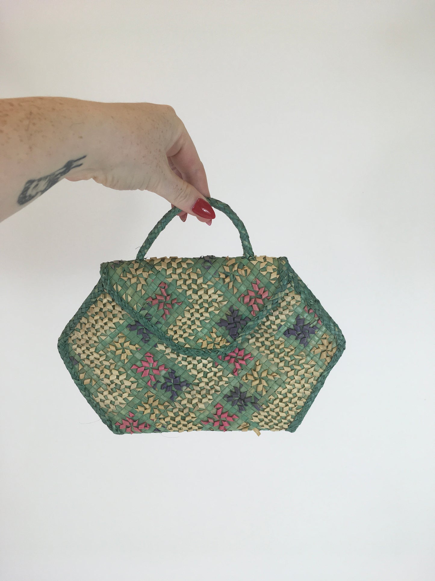 Original 1930’s Eau De Nil Raffia Handbag - With Delicate Rose, Lilac and Beige Hints