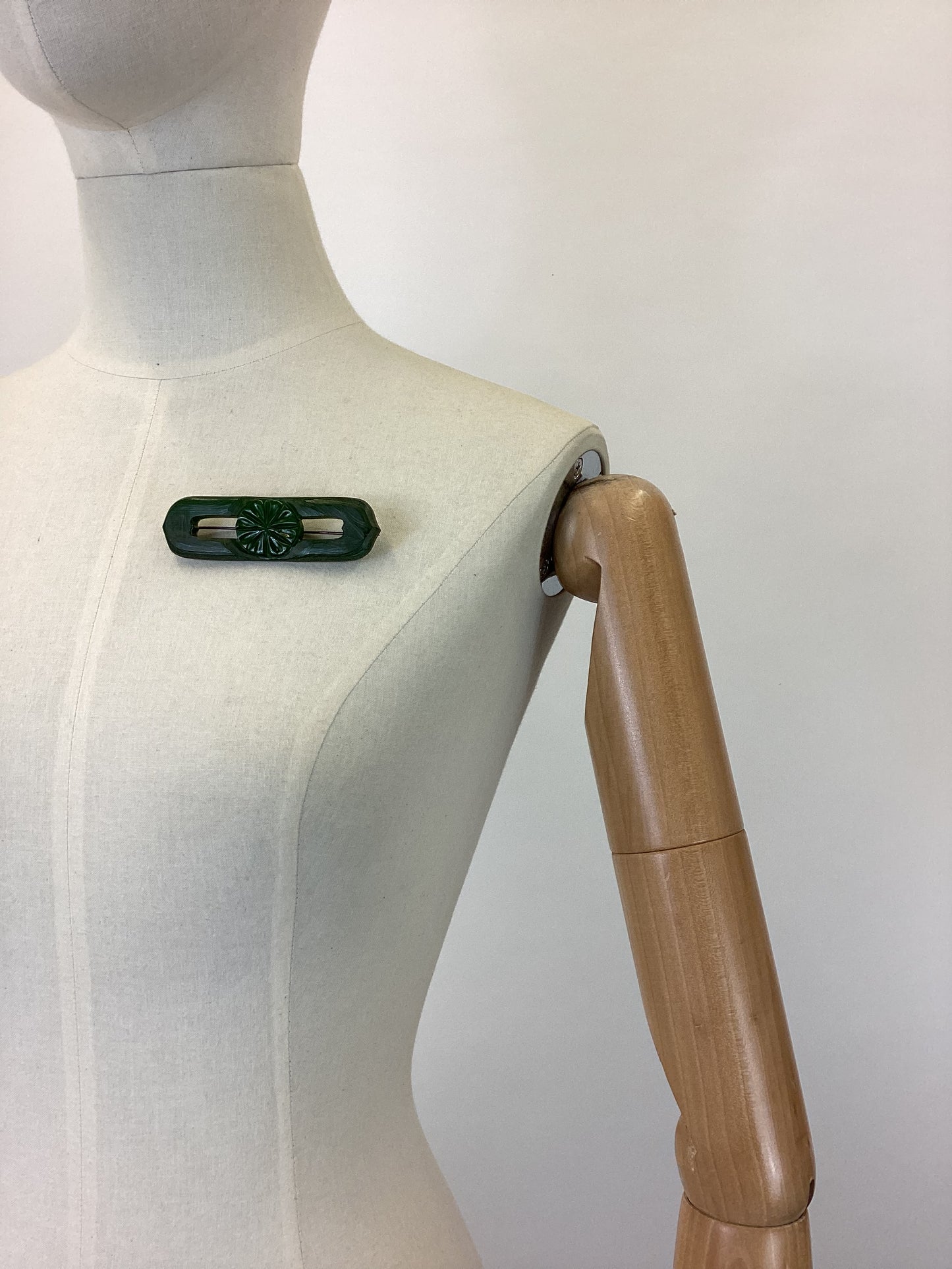 Original Late 1930’s Early 1940’s Carved Bakelite Brooch - In Forest Green