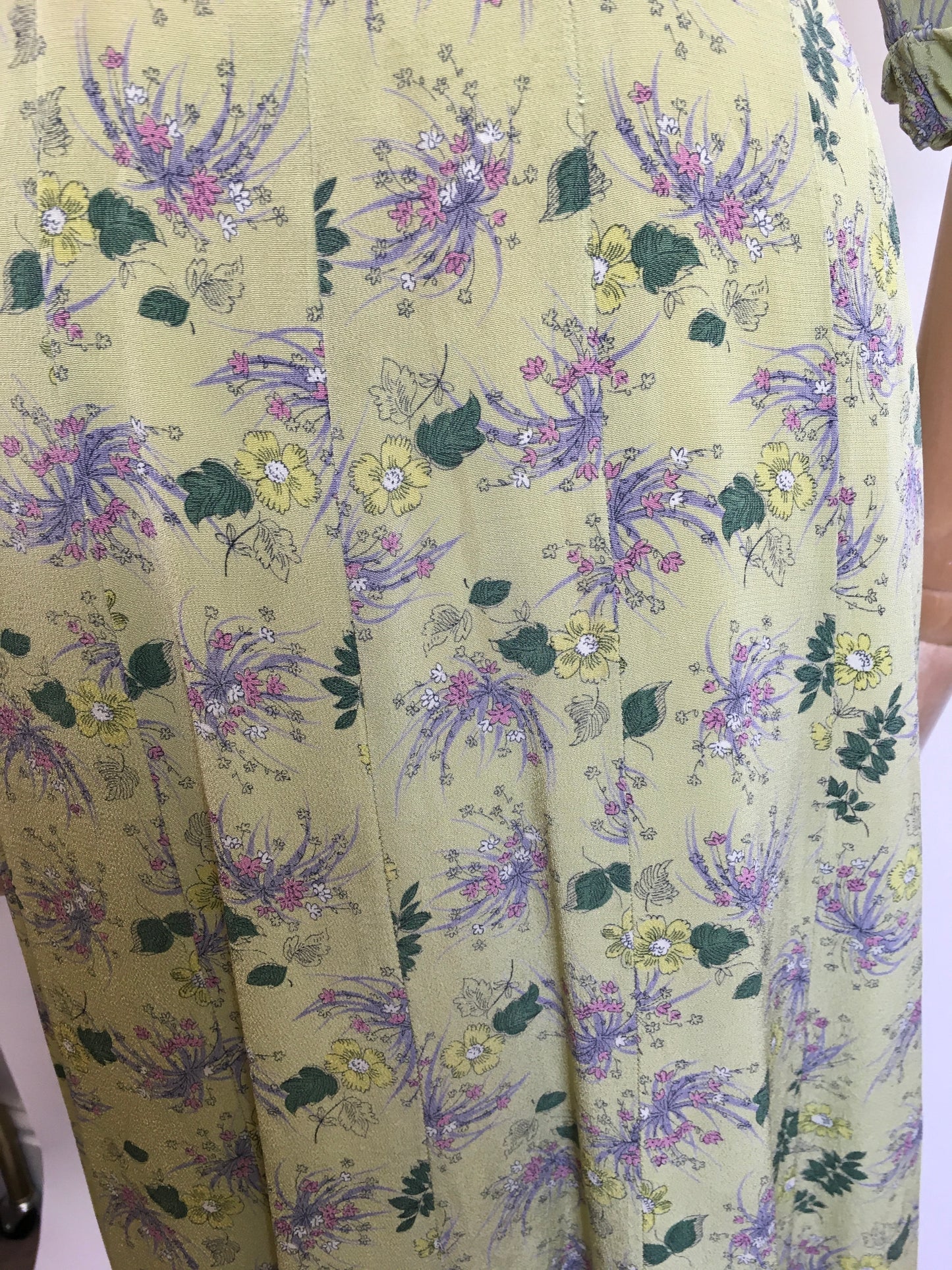 Original 1940’s Floral Day Dress - In a Beautiful Floral Crepe With a Warm Summer Colour Pallet