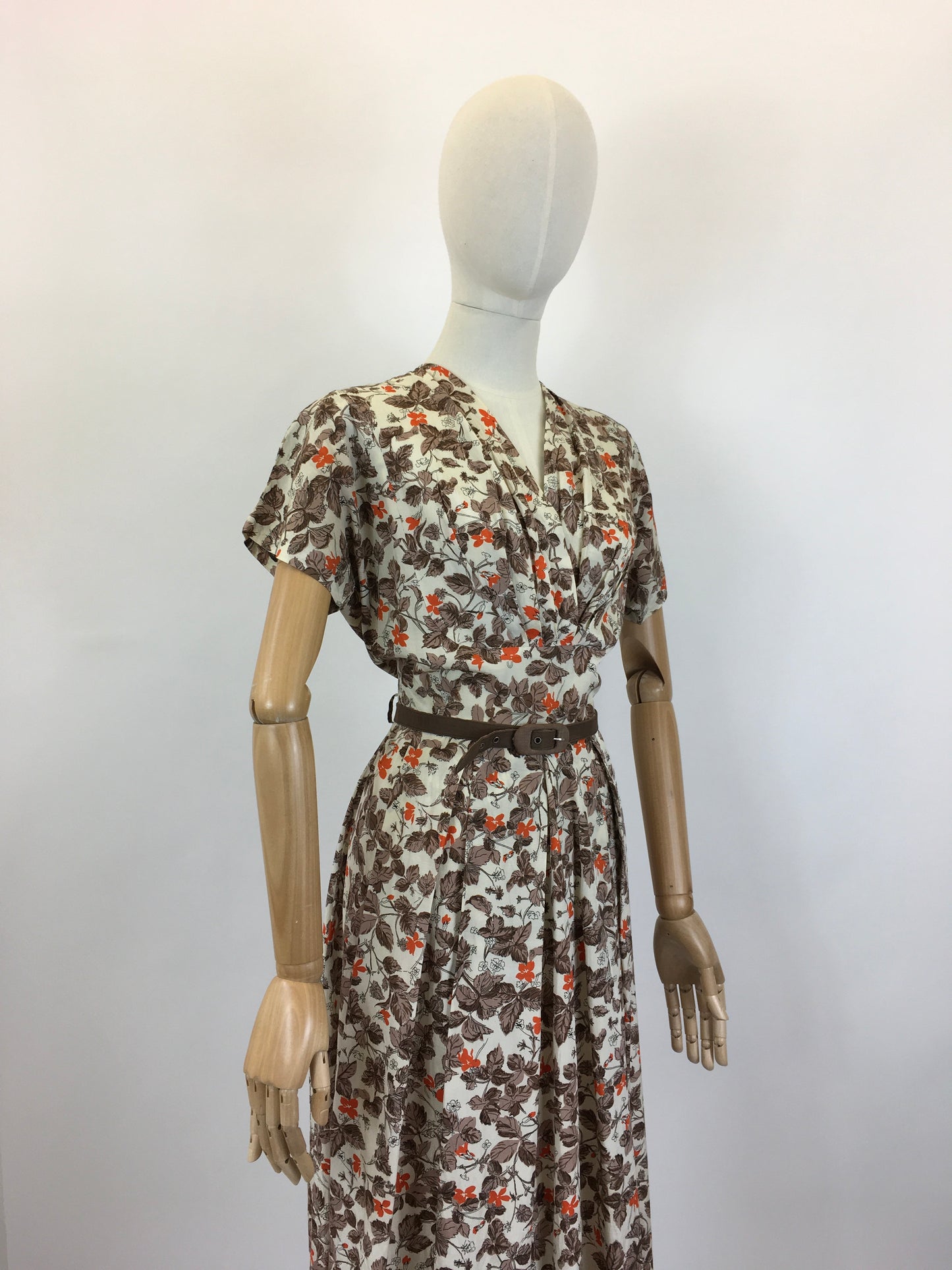 Original 1940's Beautiful Day Dress in Warm Browns, Rust & Cream - By ' Park Lane Frocks'