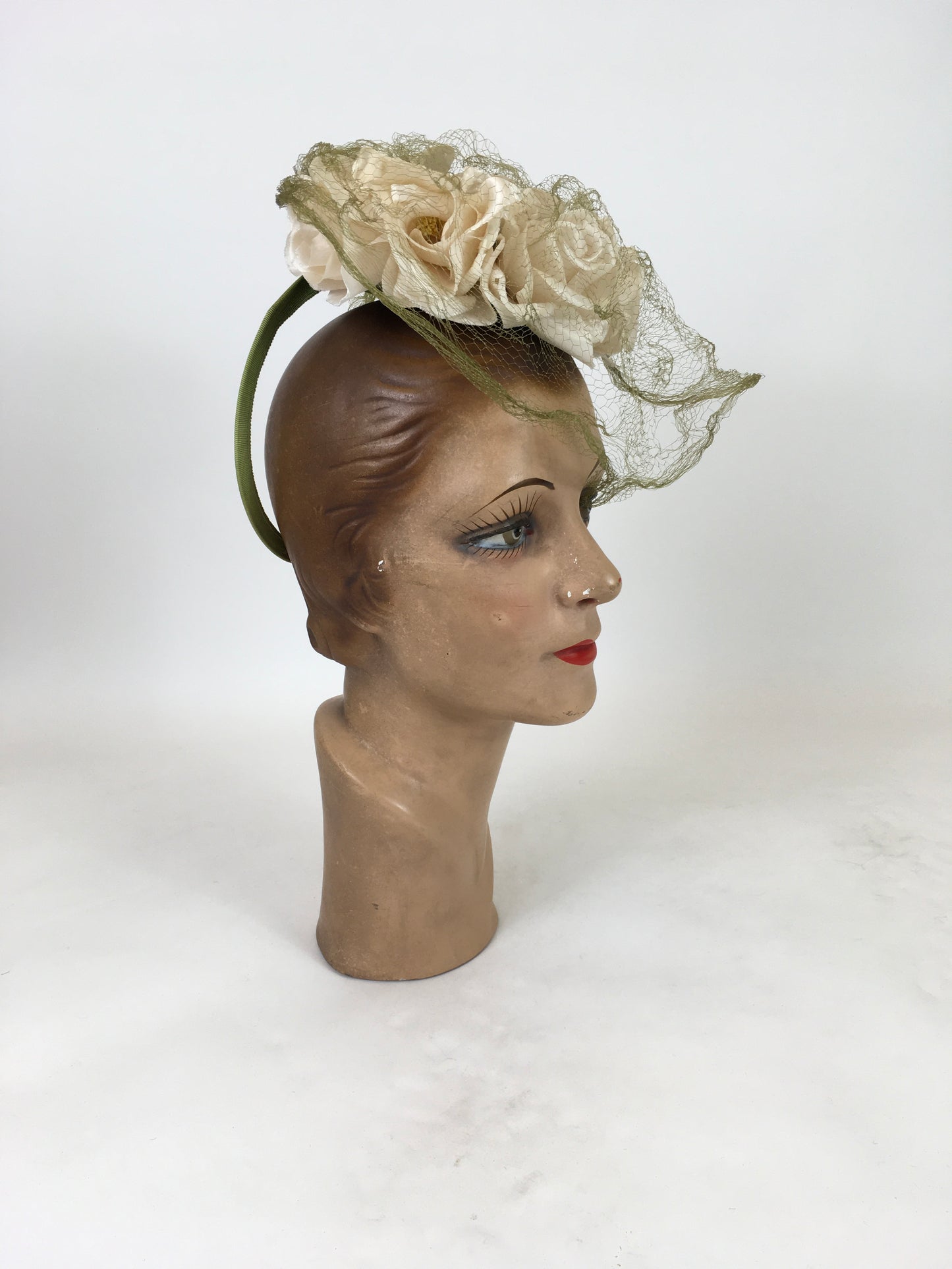 Original 1940's Darling Floral Topper Hat - In Pistachio and Ivory