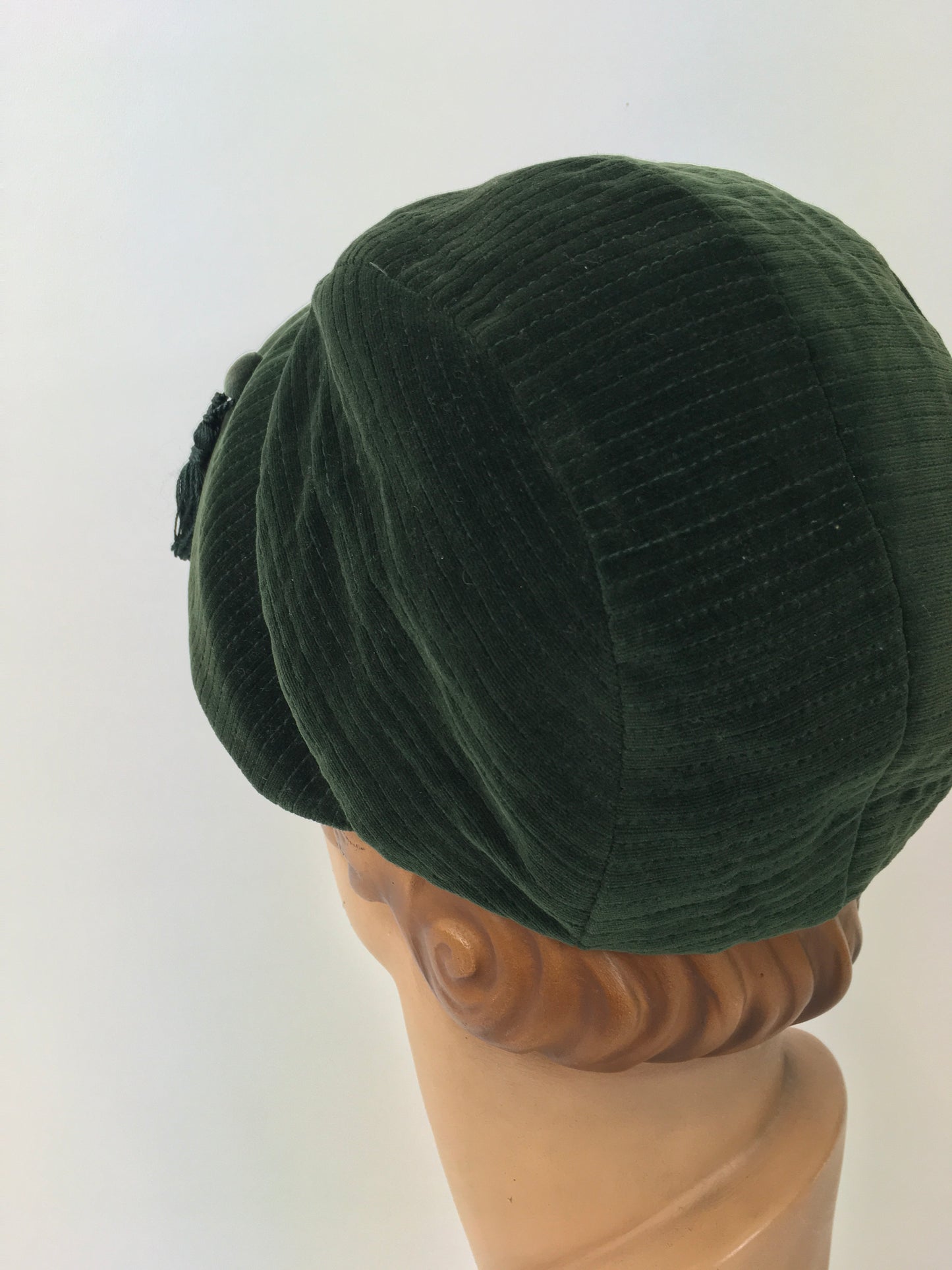 Original 1930’s Fabulous Sportswear Hat - In A Divine Rich Green Velvet with Tassel